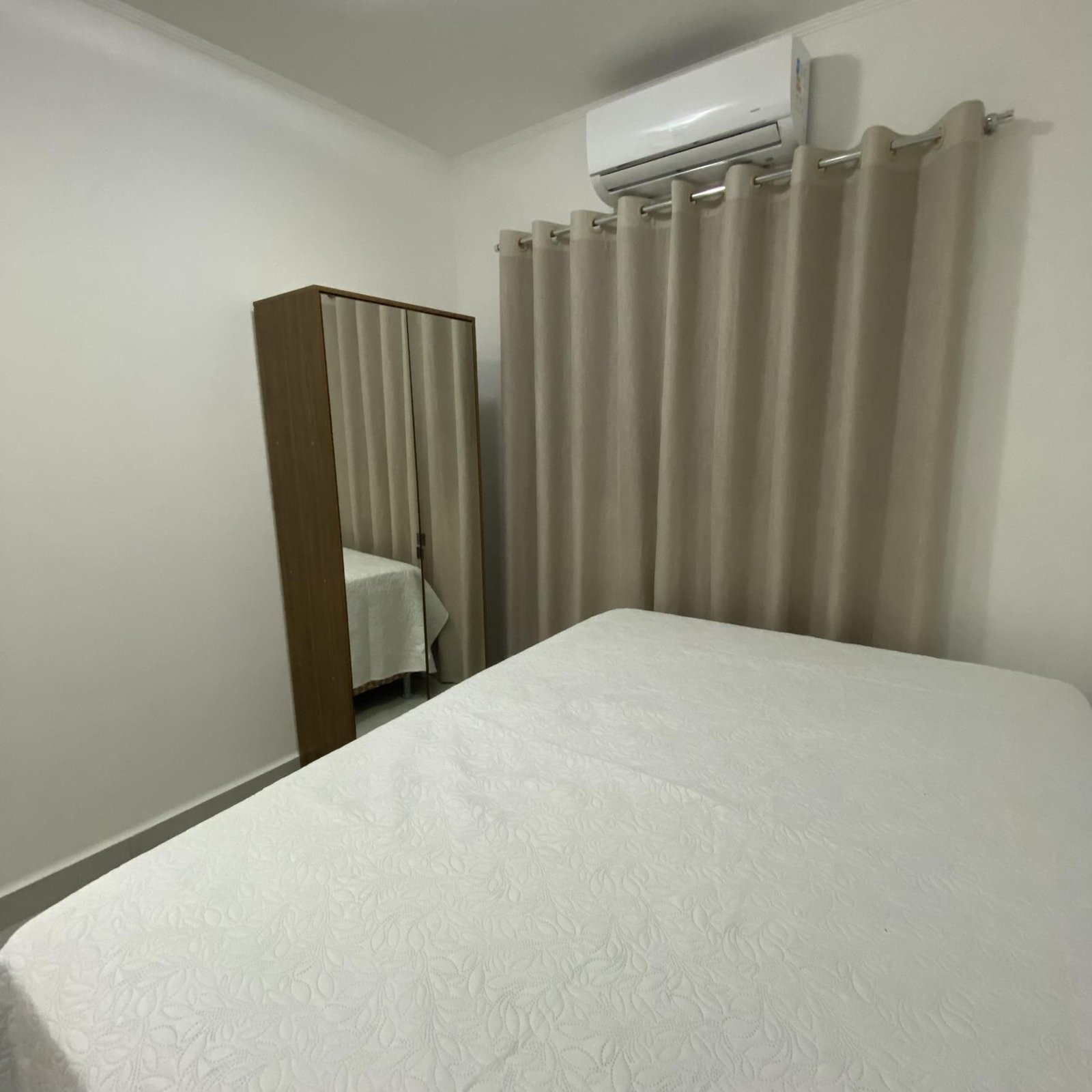 Apartamento mobiliado para alugar no Condomínio Bela Marina em Cuiabá – 2 quartos, próximo à UNIC e UNIVAG