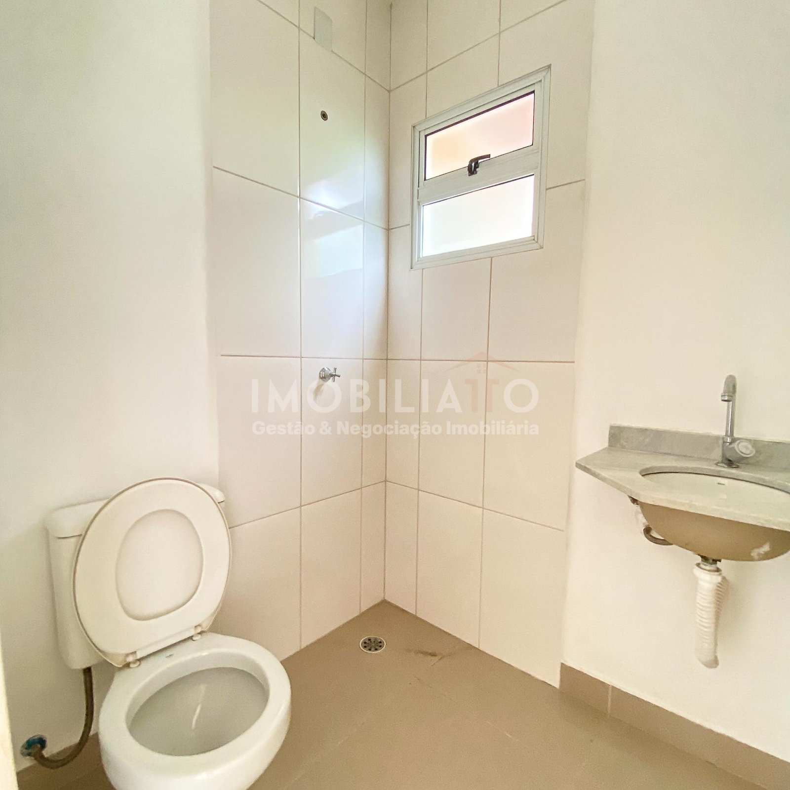 Casa à Venda no Condomínio Terra Nova - Conforto e Lazer em Várzea Grande