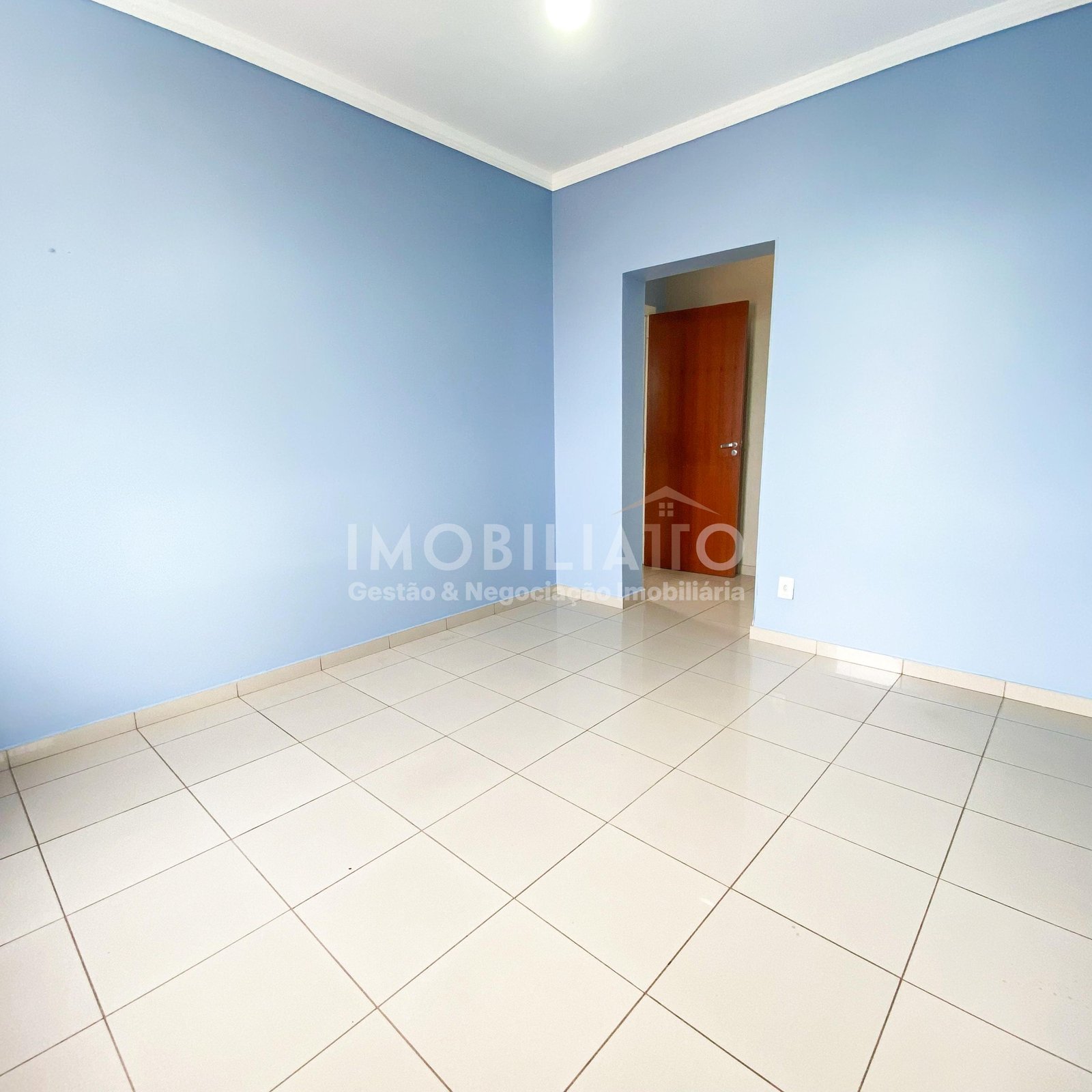 Apartamento com Planejados para Alugar no Bairro Araés – R$ 3.000,00 com IPTU e Condomínio