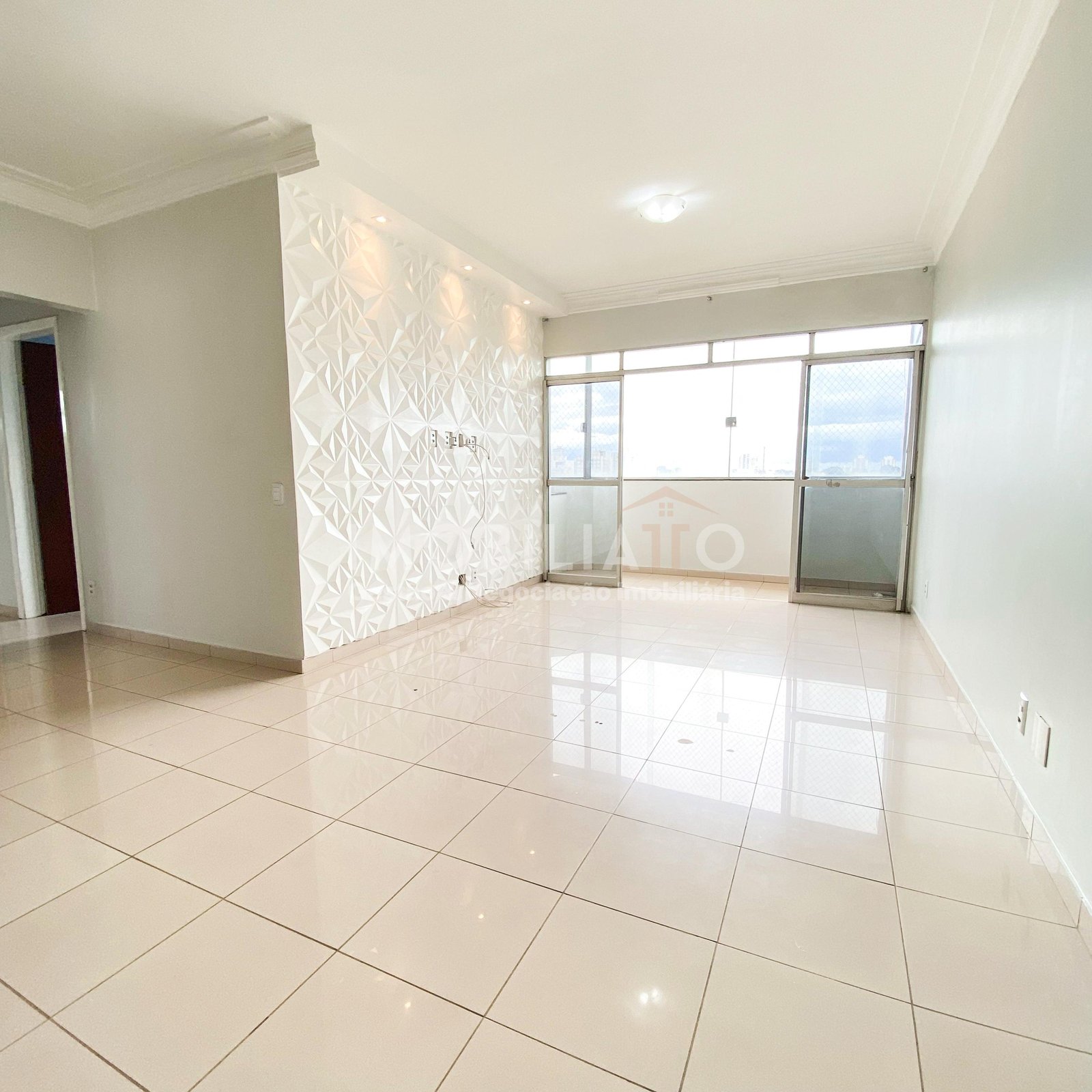 Apartamento com Planejados para Alugar no Bairro Araés – R$ 3.000,00 com IPTU e Condomínio