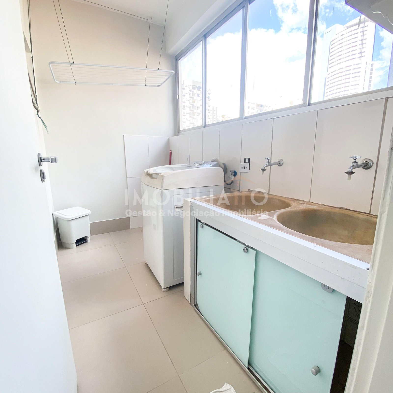Apartamento Mobiliado para Alugar no Bairro Araés com IPTU e Condomínio INCLUSO