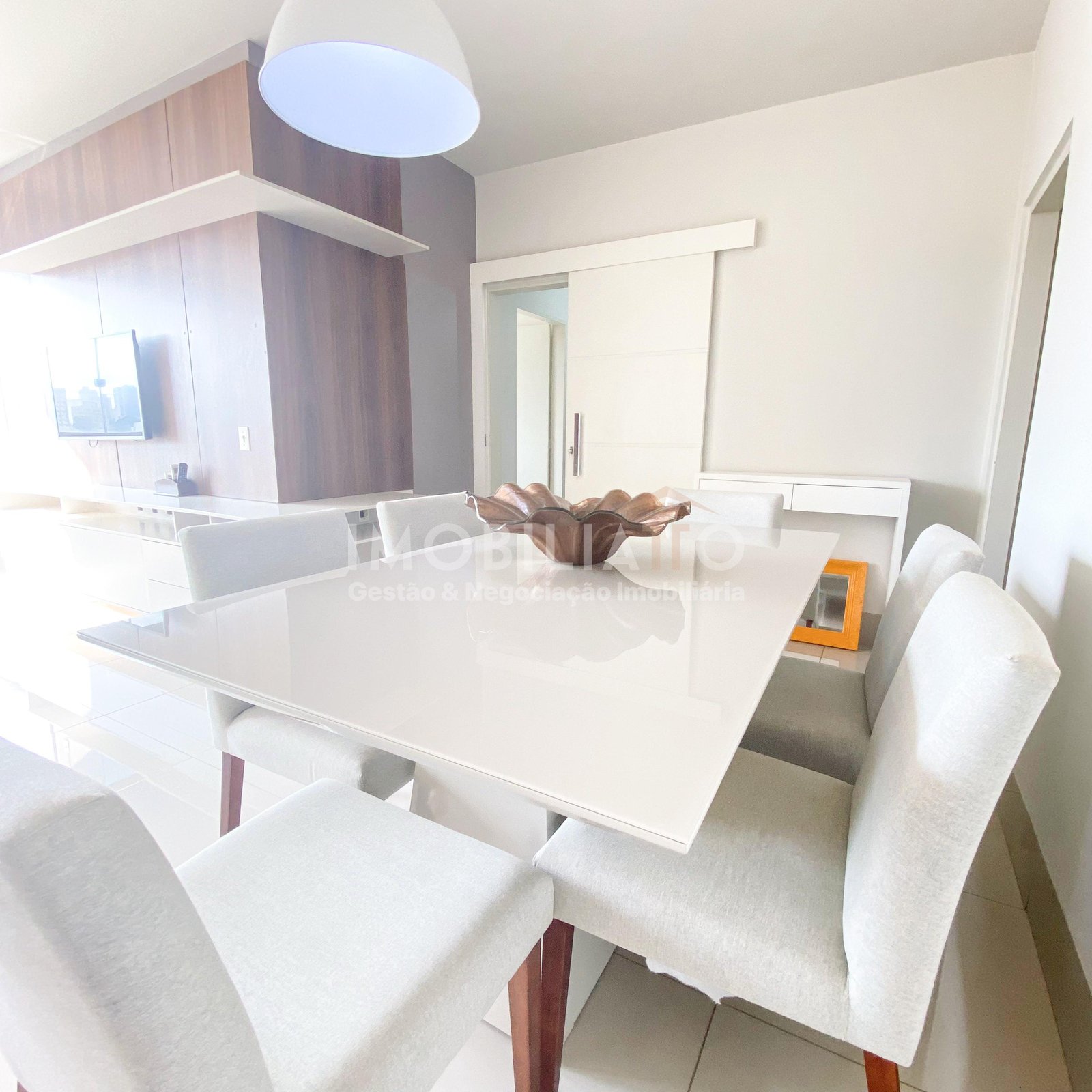 Apartamento Mobiliado para Alugar no Bairro Araés com IPTU e Condomínio INCLUSO