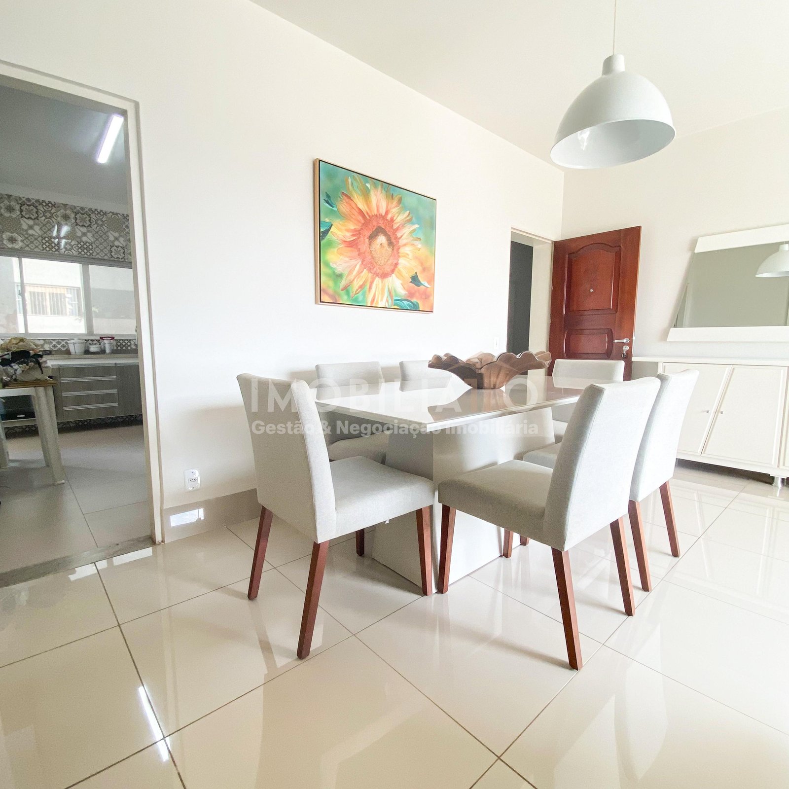 Apartamento Mobiliado para Alugar no Bairro Araés com IPTU e Condomínio INCLUSO