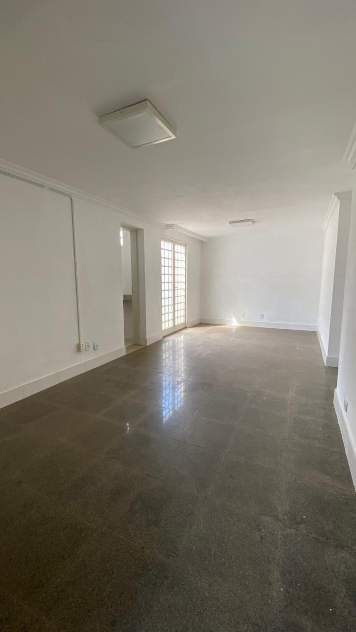 Imóvel comercial à venda na Av. Major Gama em Cuiabá – 615m², 20 salas e 12 banheiros