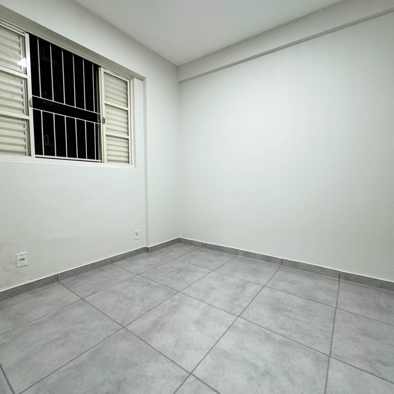 Apartamento todo reformado ao lado da arena pantanal
