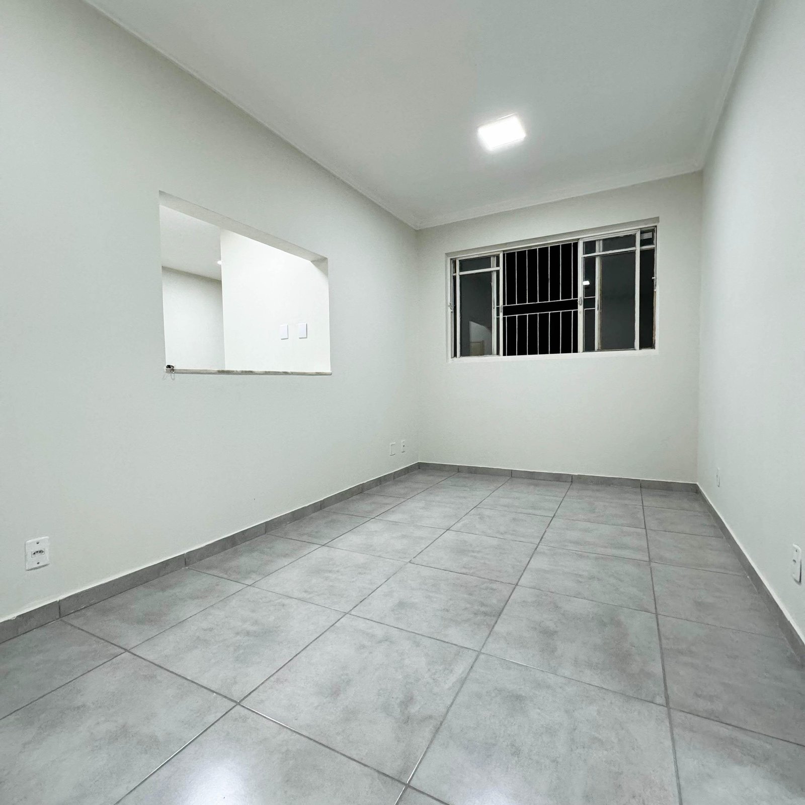 Apartamento todo reformado ao lado da arena pantanal
