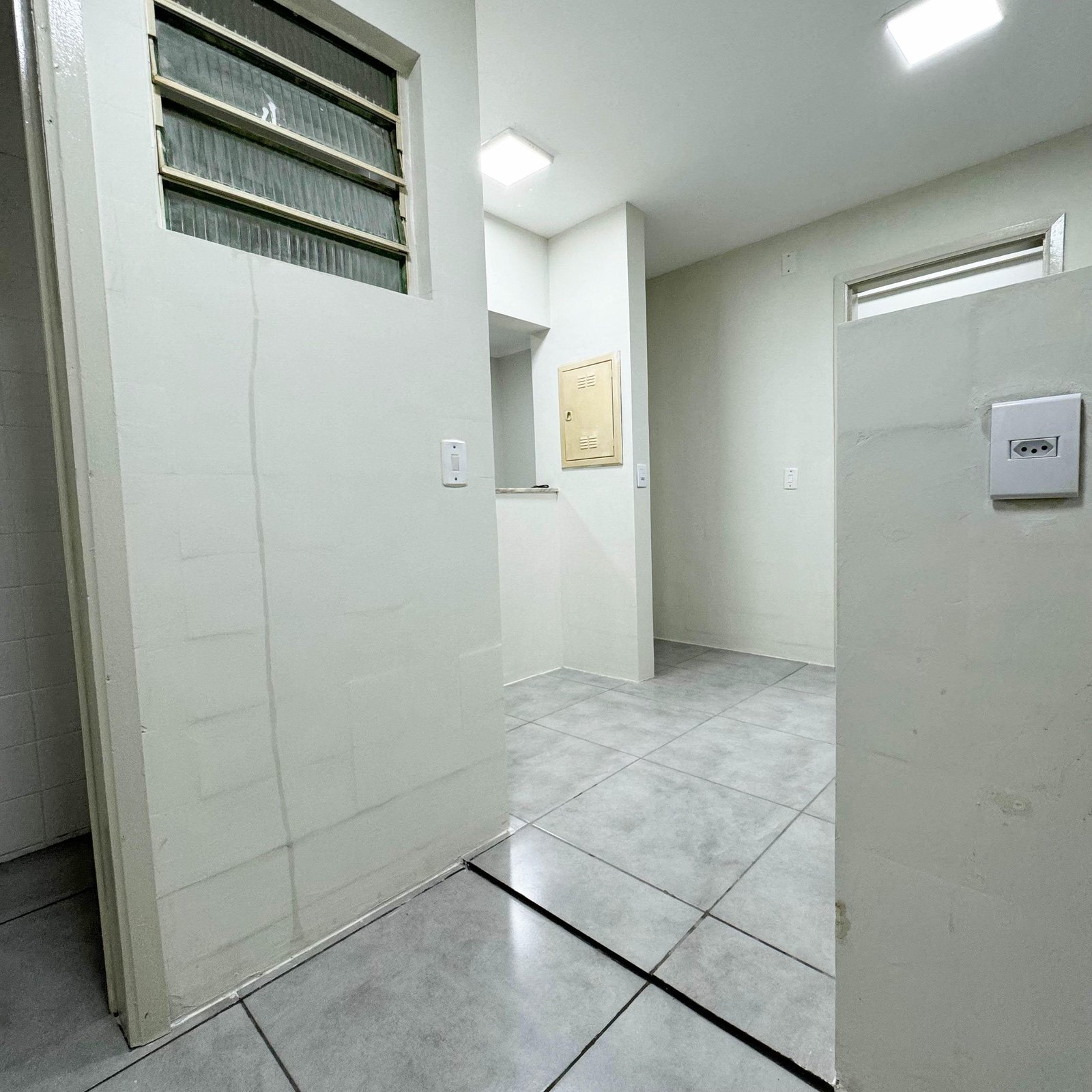 Apartamento todo reformado ao lado da arena pantanal