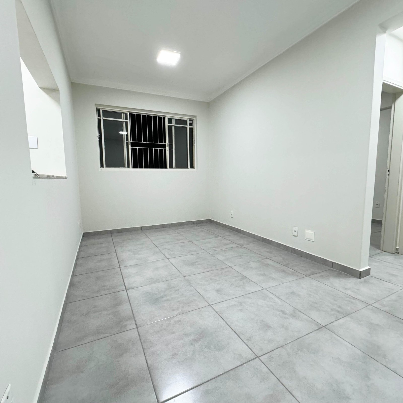 Apartamento todo reformado ao lado da arena pantanal
