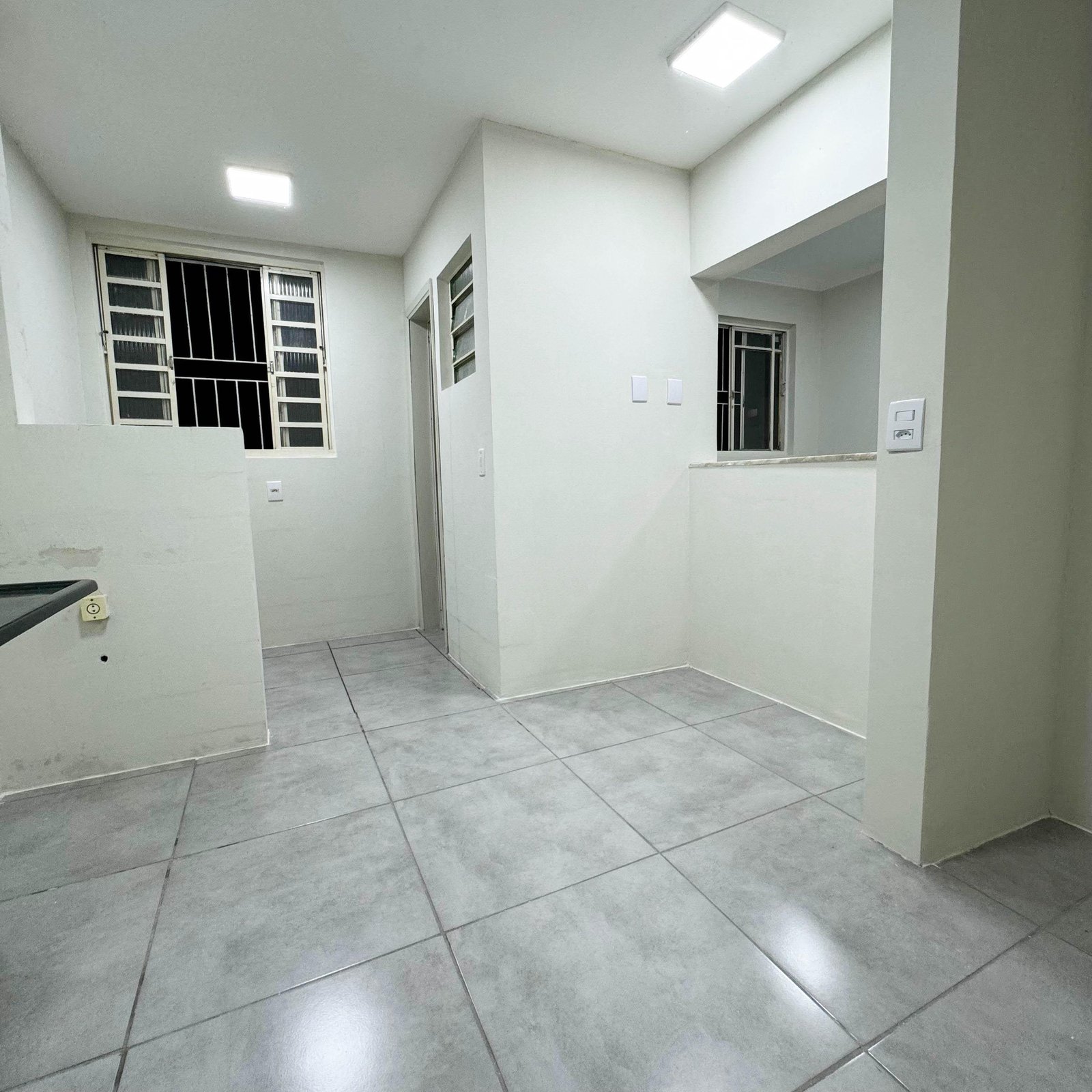 Apartamento todo reformado ao lado da arena pantanal