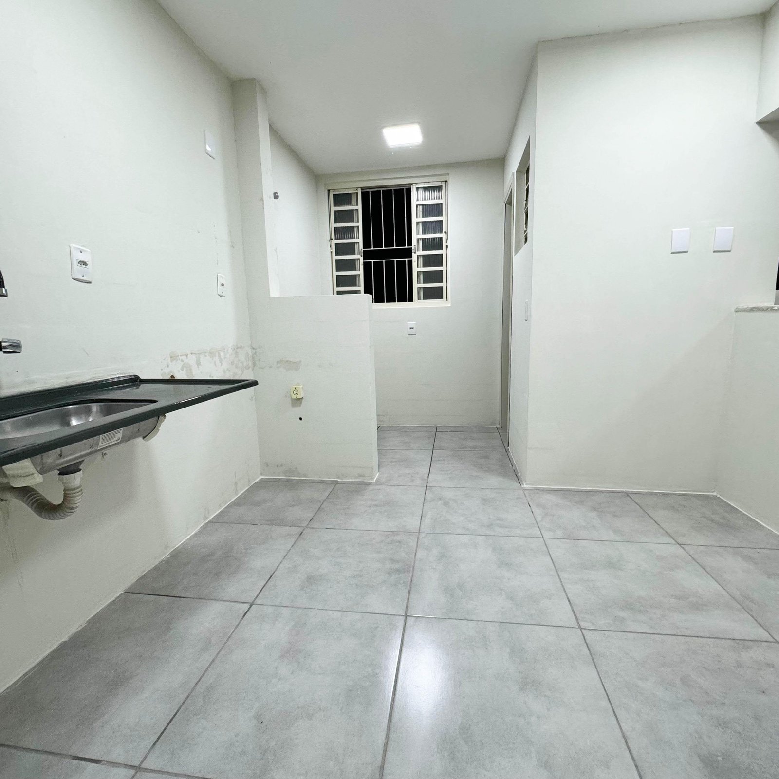 Apartamento todo reformado ao lado da arena pantanal