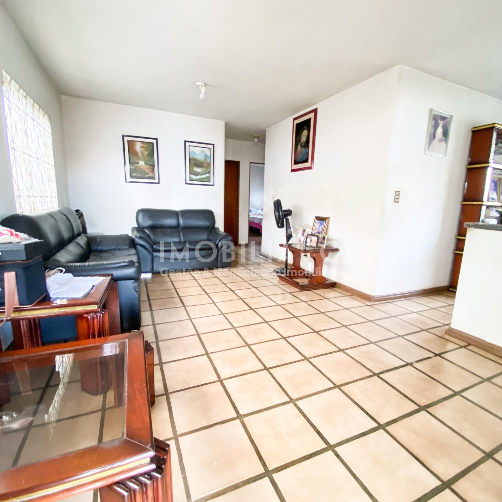 Casa com Piscina à Venda no Jardim Burity – 3 Quartos, 300m² – R$ 249 Mil