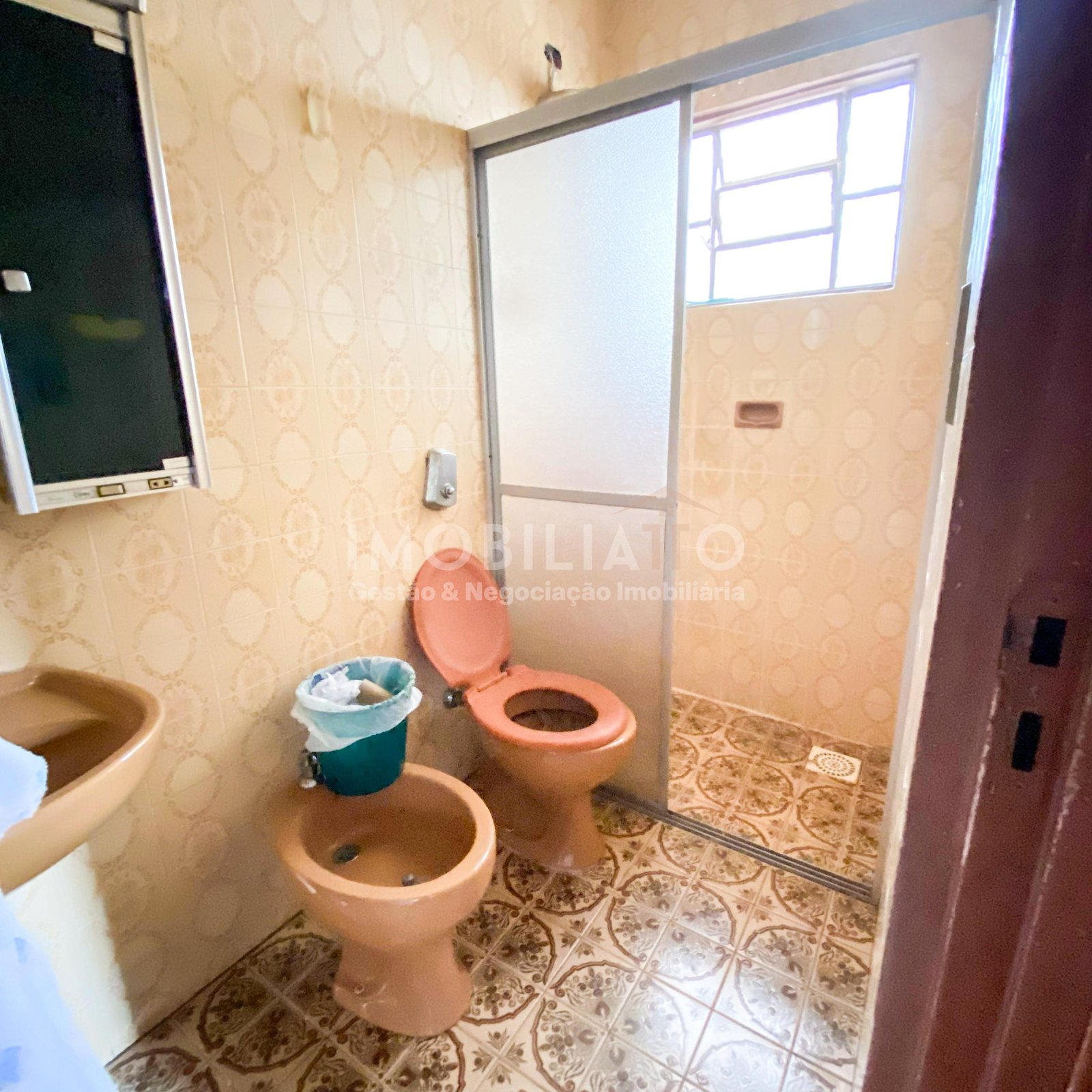 Casa com Piscina à Venda no Jardim Burity – 3 Quartos, 300m² – R$ 249 Mil