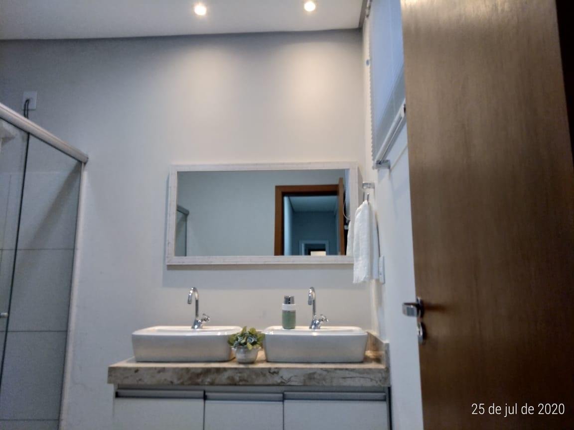 Casa térrea à venda no Condomínio Belvedere I em Cuiabá – 3 suítes, piscina e área gourmet climatizada