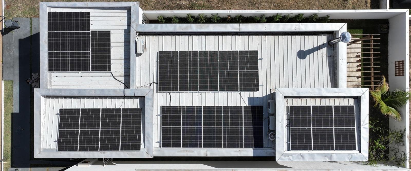 Casa de alto padrão à venda no Condomínio Primor das Torres em Cuiabá – 3 quartos, porteira fechada e energia solar