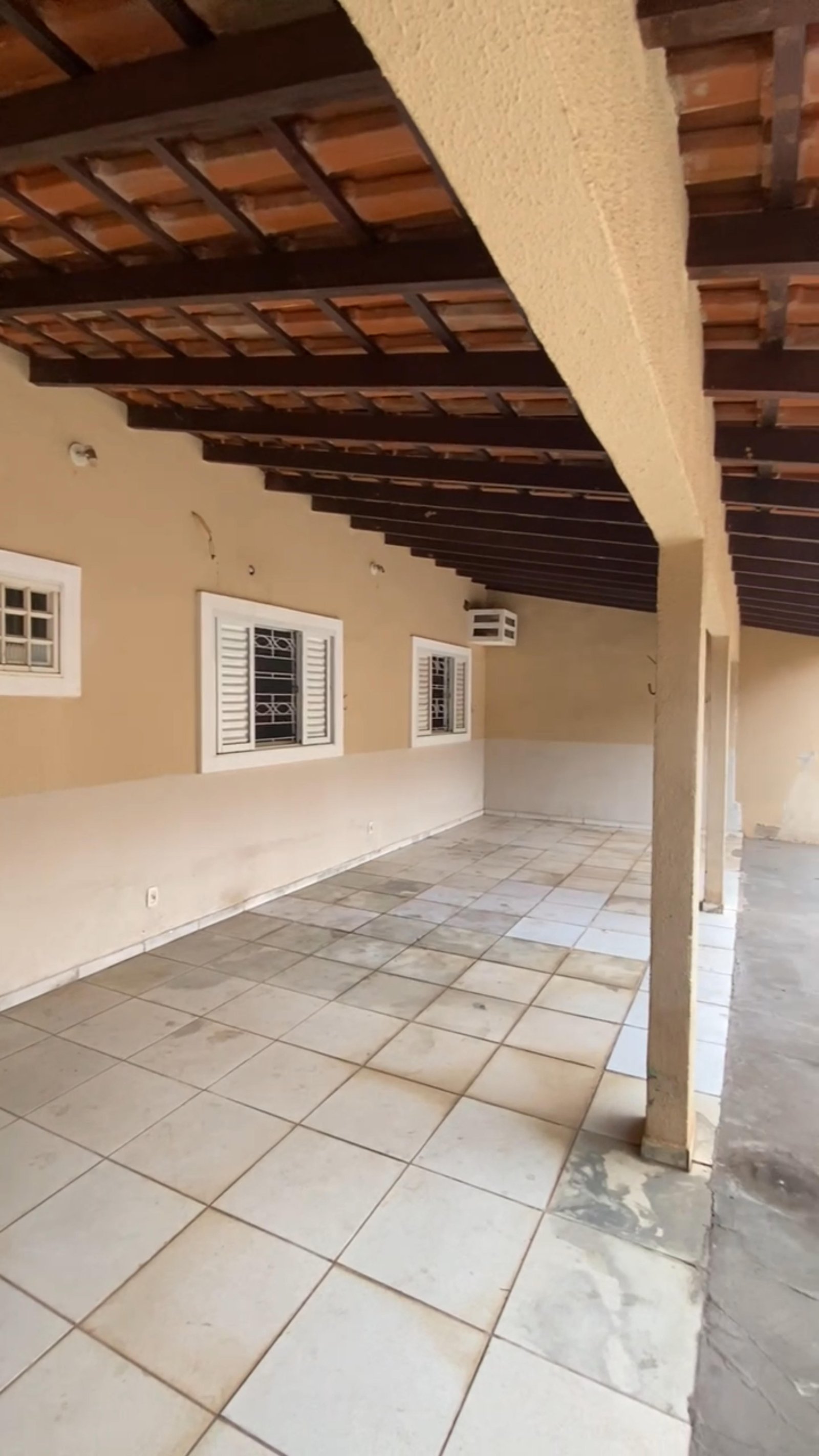Casa à Venda no Santa Cruz II em Cuiabá – 2 Quartos (1 Suíte), Área Gourmet e 2 Edículas