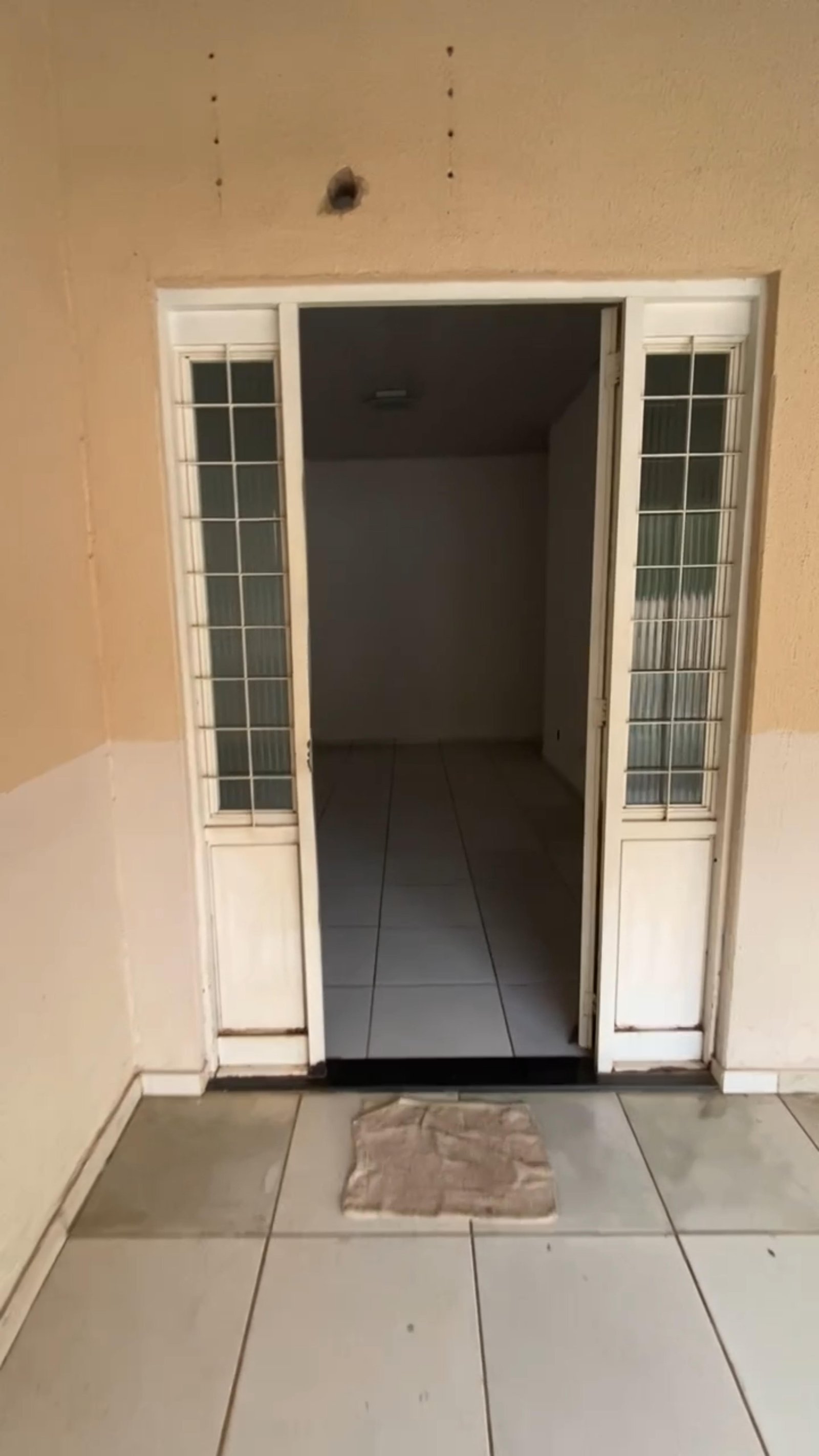 Casa à Venda no Santa Cruz II em Cuiabá – 2 Quartos (1 Suíte), Área Gourmet e 2 Edículas
