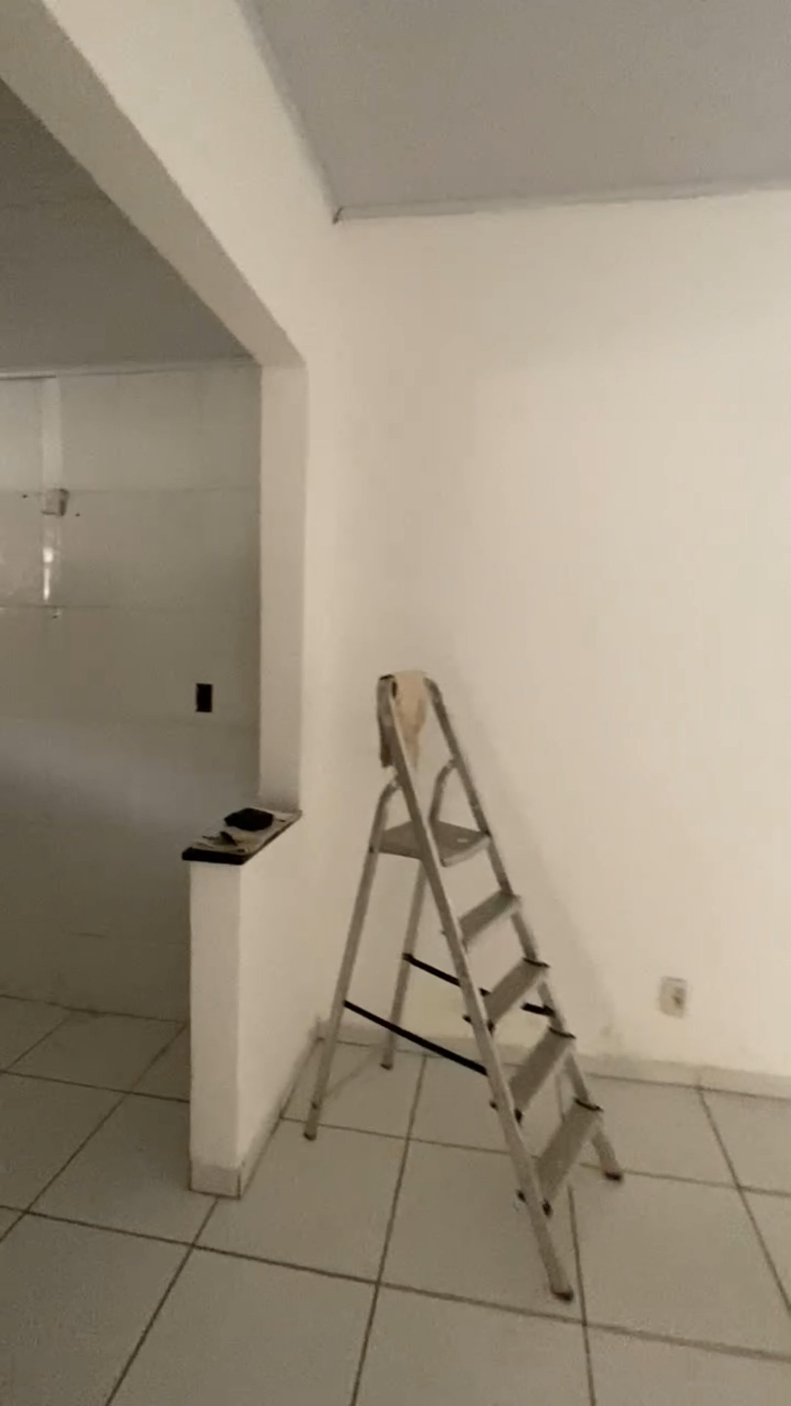Casa à Venda no Santa Cruz II em Cuiabá – 2 Quartos (1 Suíte), Área Gourmet e 2 Edículas