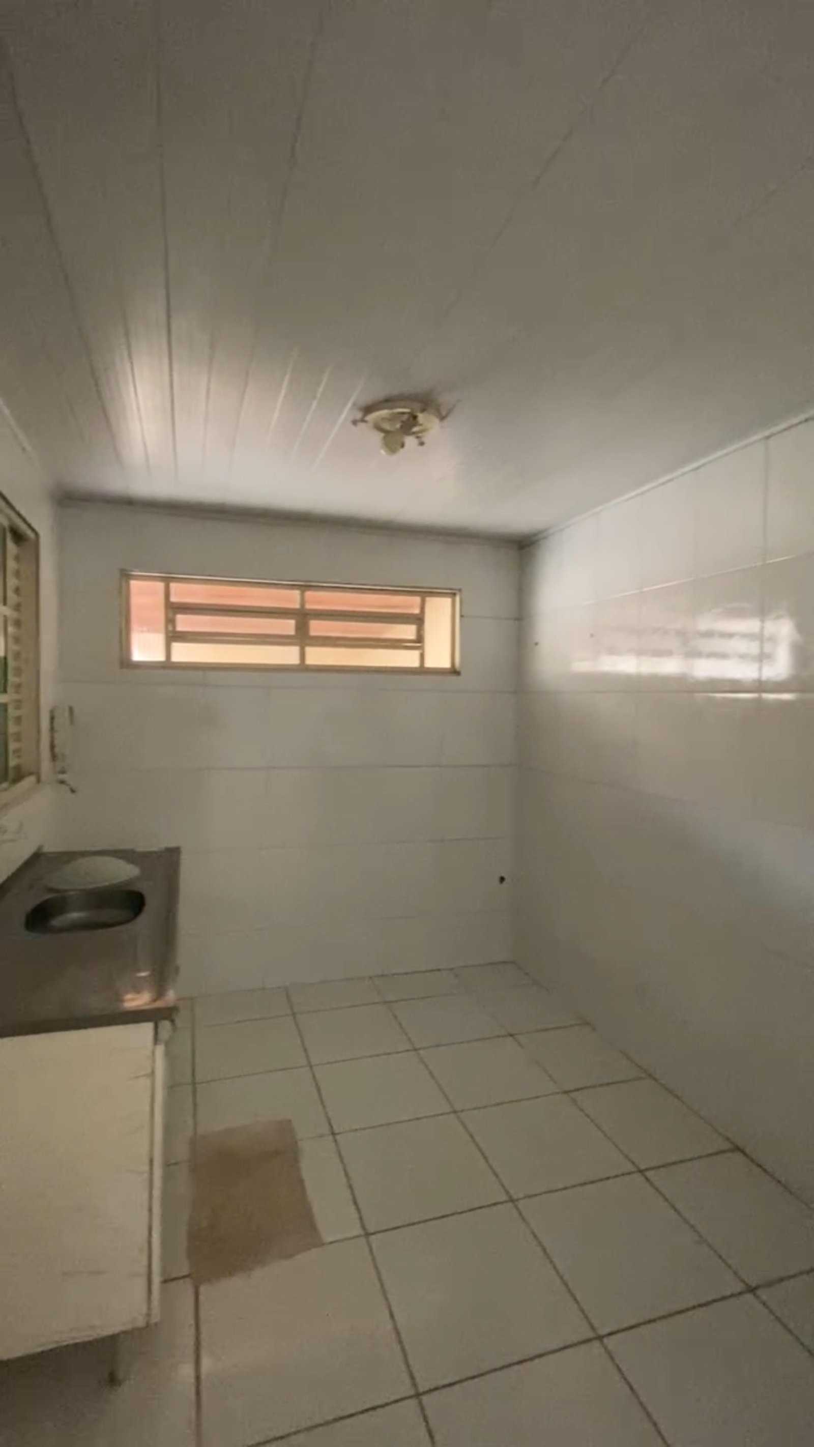 Casa à Venda no Santa Cruz II em Cuiabá – 2 Quartos (1 Suíte), Área Gourmet e 2 Edículas