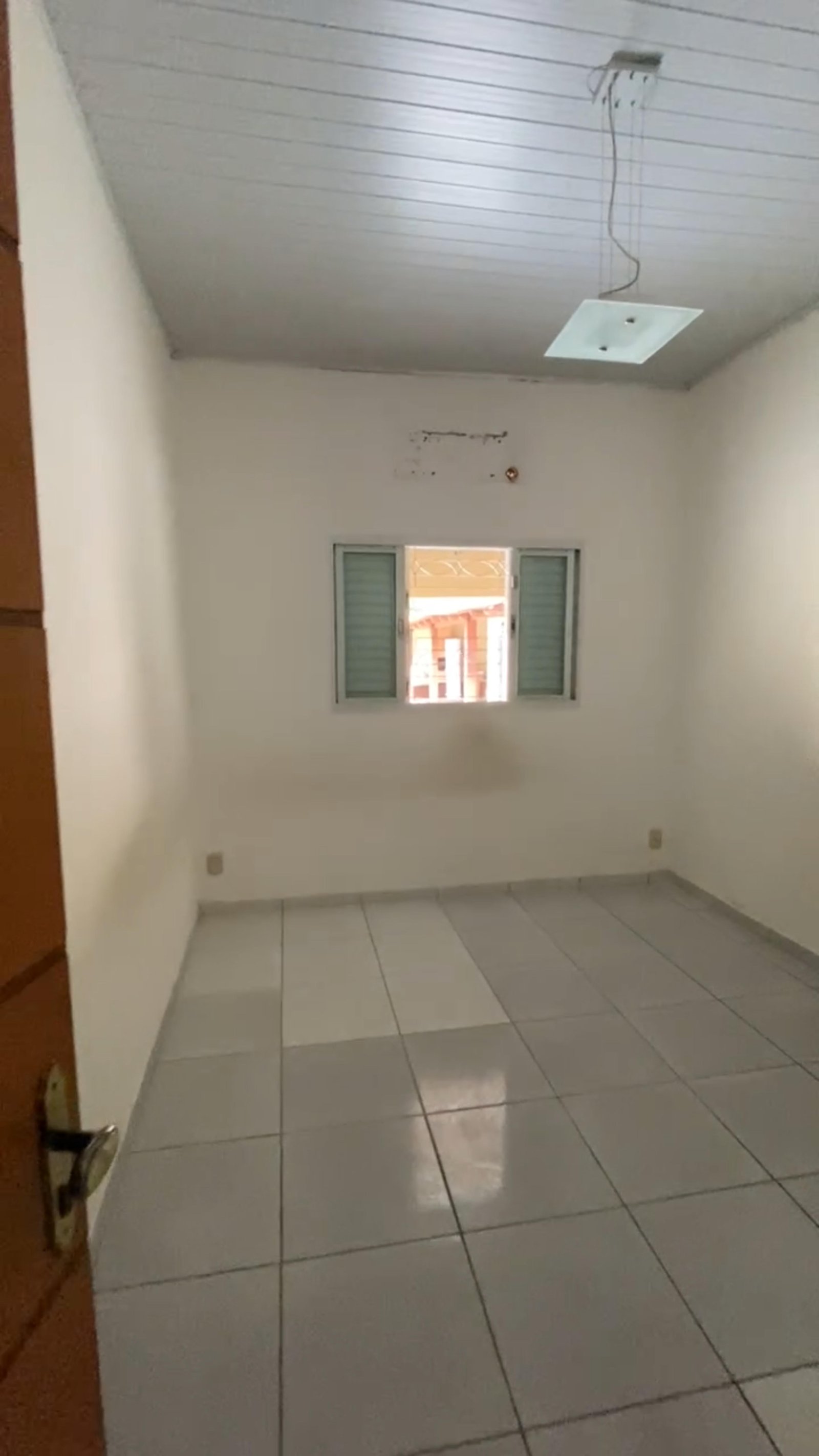 Casa à Venda no Santa Cruz II em Cuiabá – 2 Quartos (1 Suíte), Área Gourmet e 2 Edículas