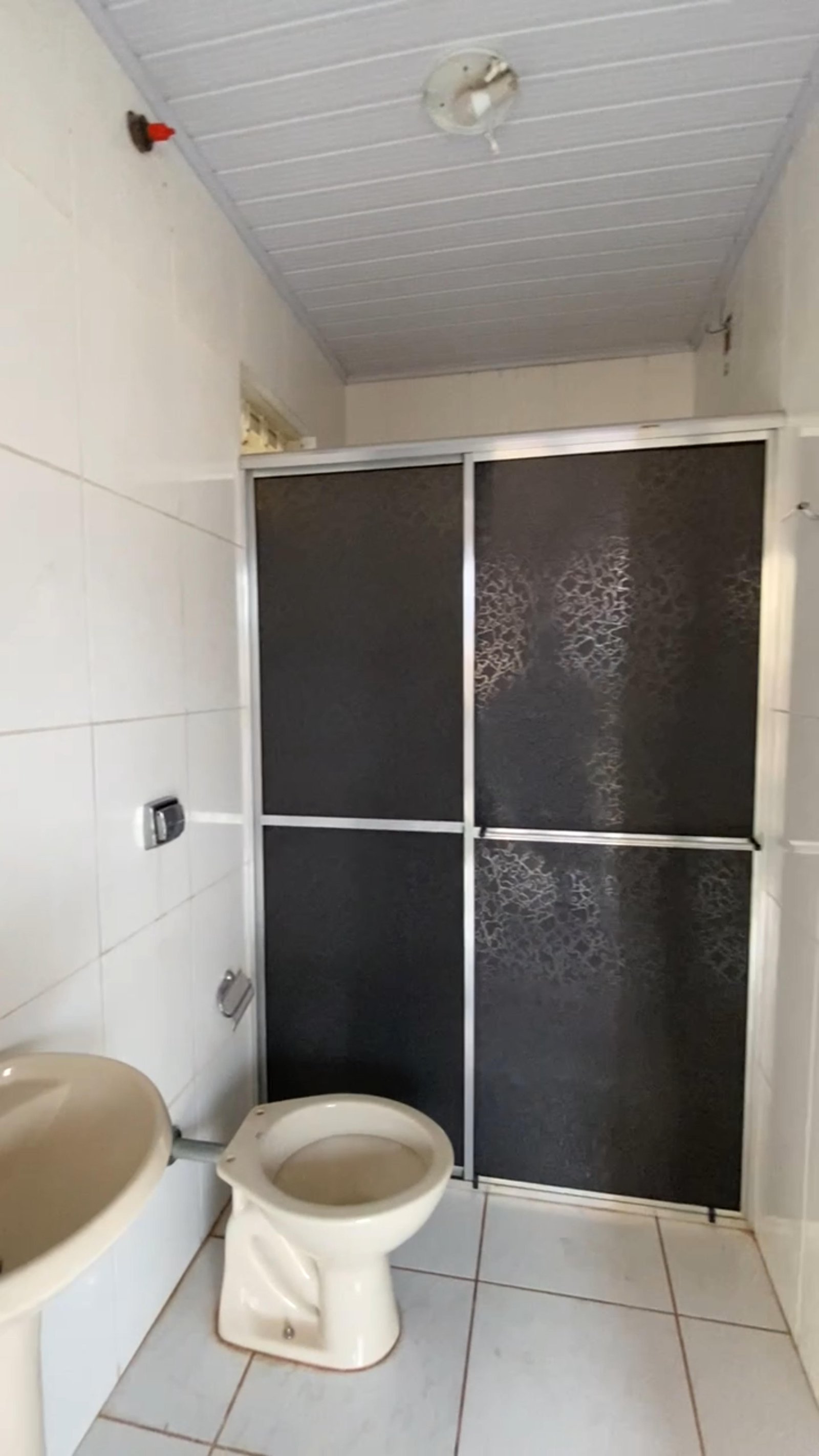 Casa à Venda no Santa Cruz II em Cuiabá – 2 Quartos (1 Suíte), Área Gourmet e 2 Edículas