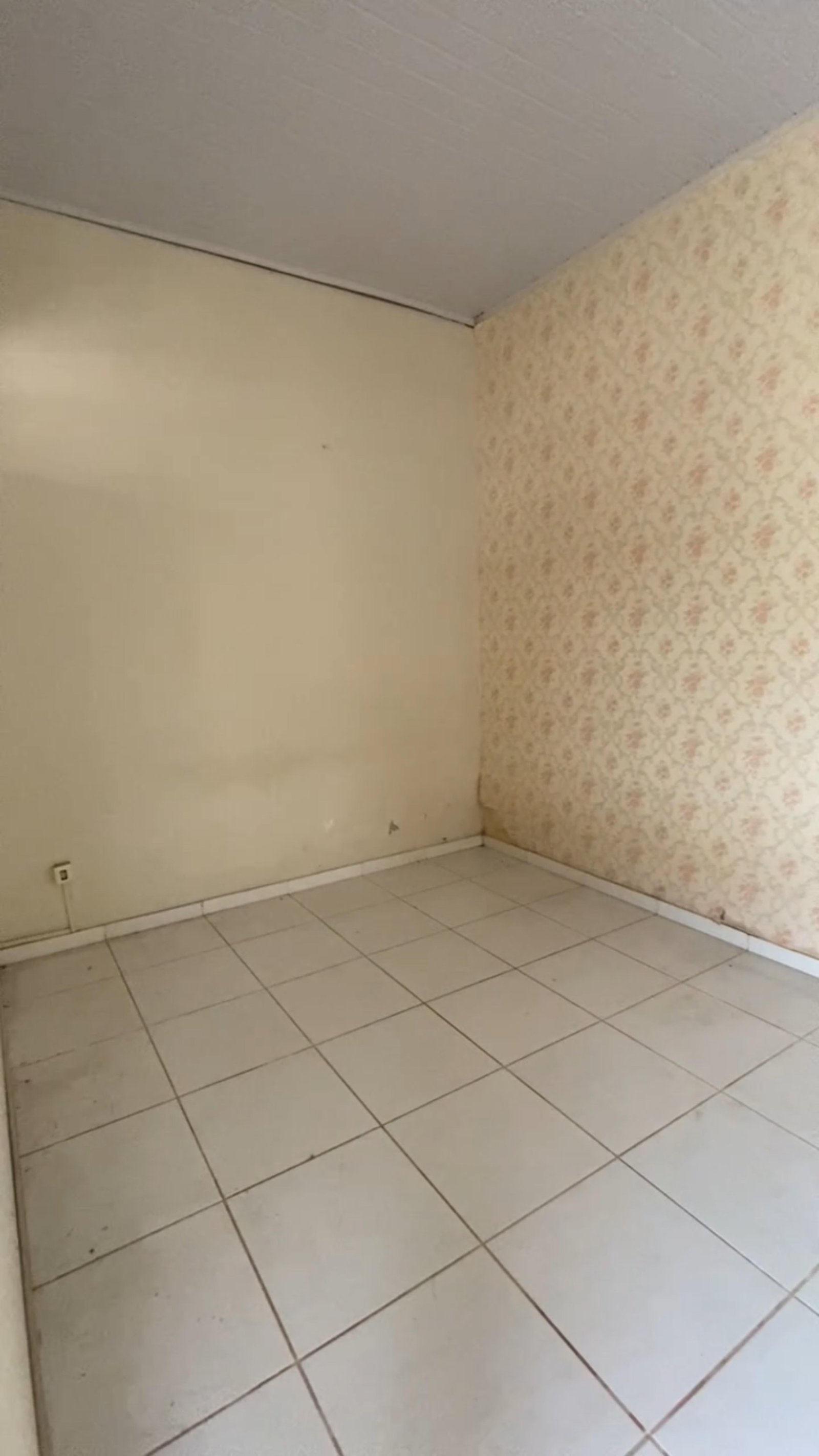 Casa à Venda no Santa Cruz II em Cuiabá – 2 Quartos (1 Suíte), Área Gourmet e 2 Edículas