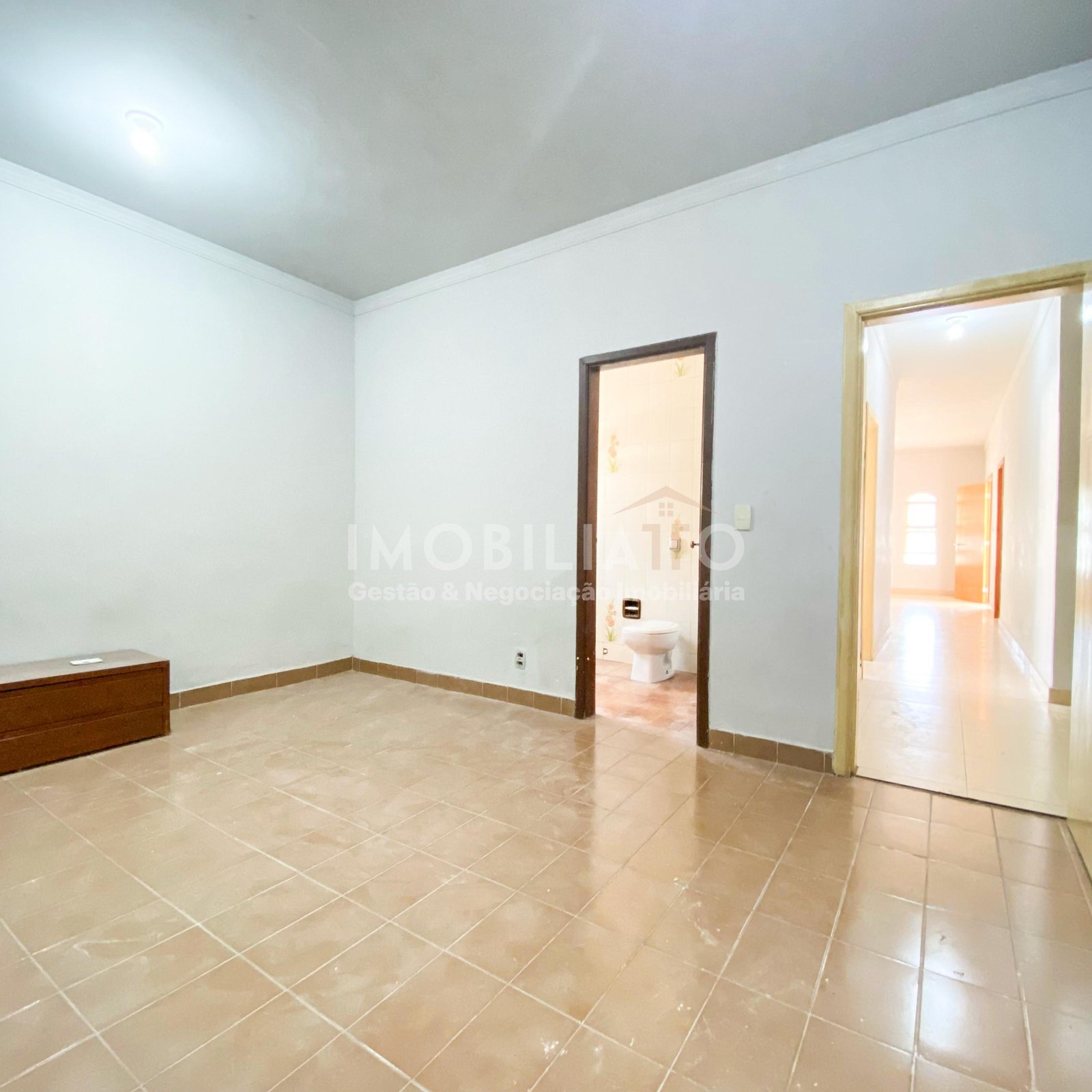 Casa à Venda no Jardim das Américas, Várzea Grande – 3 Quartos, 360m²