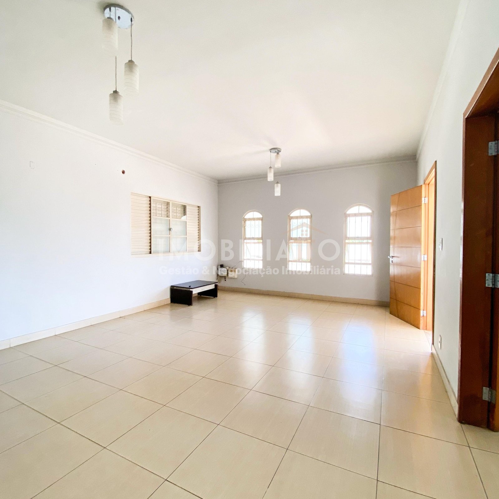 Casa à Venda no Jardim das Américas, Várzea Grande – 3 Quartos, 360m²