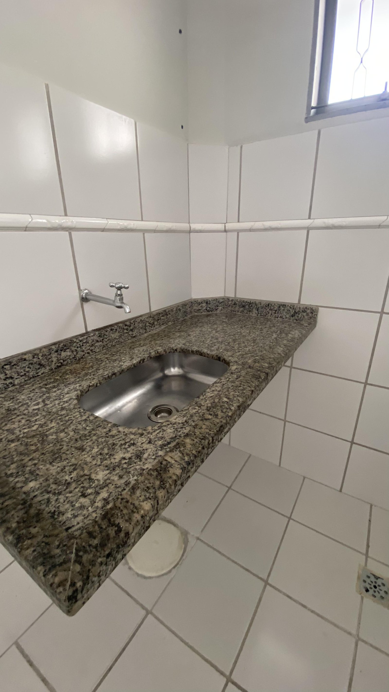 Apartamento para alugar no Araés em Cuiabá – 1 quarto grande, sala ampla e 1 vaga