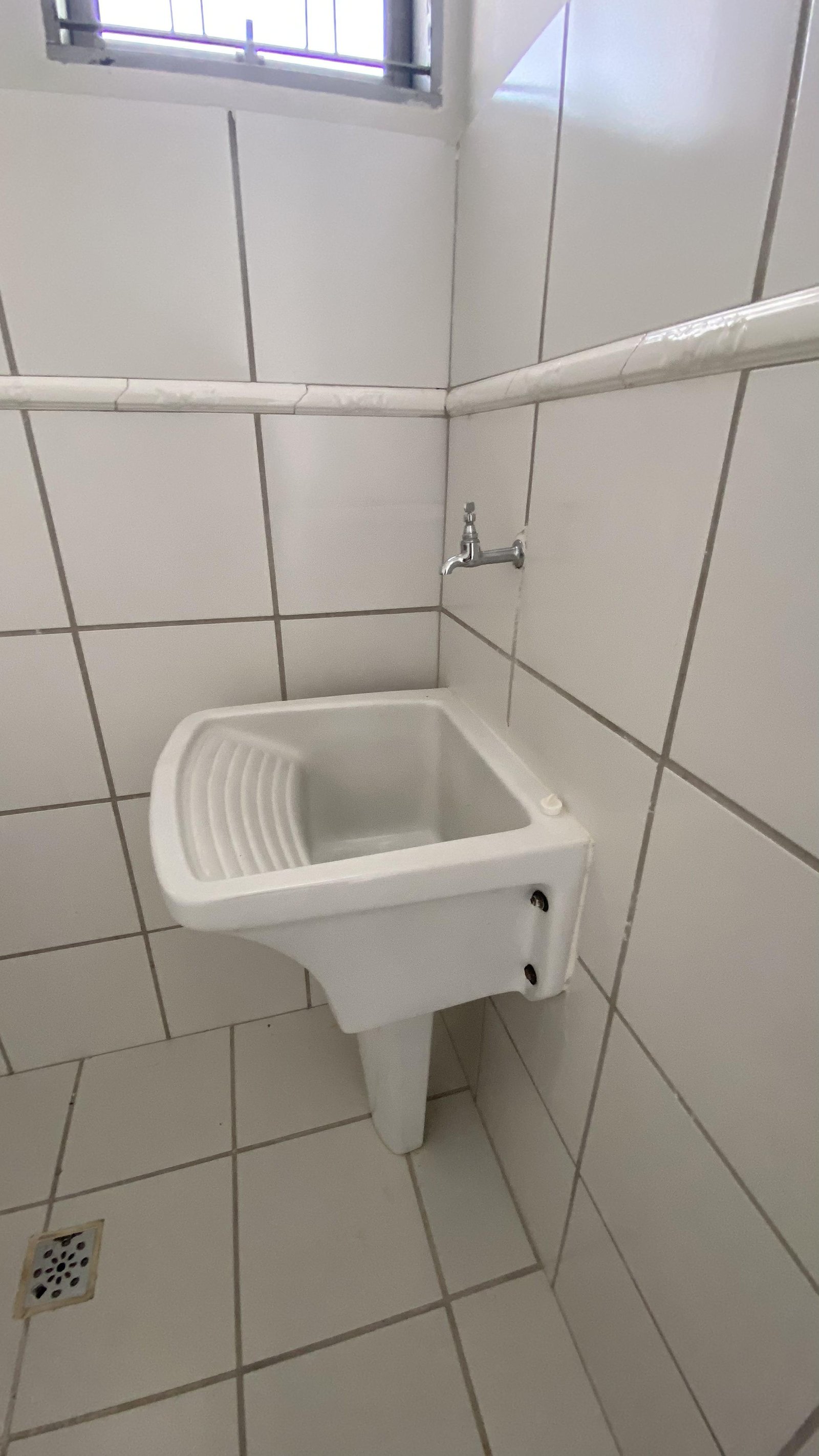Apartamento para alugar no Araés em Cuiabá – 1 quarto grande, sala ampla e 1 vaga