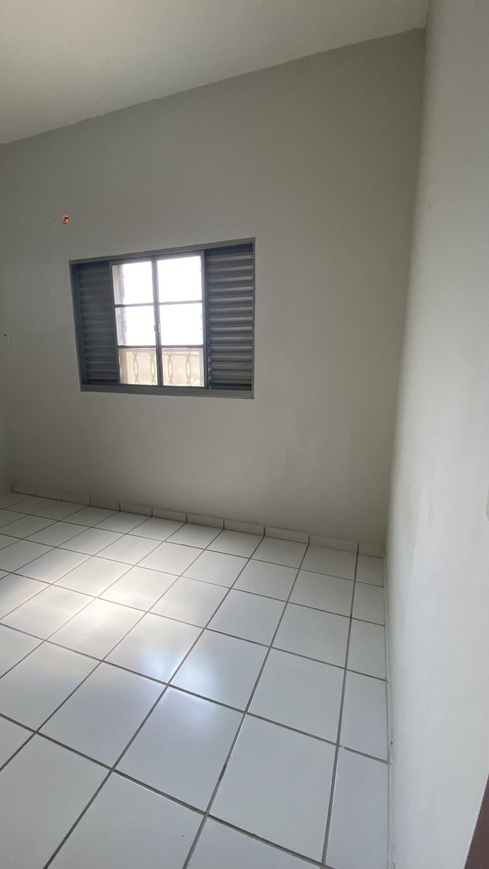 Apartamento para alugar no Araés em Cuiabá – 1 quarto grande, sala ampla e 1 vaga