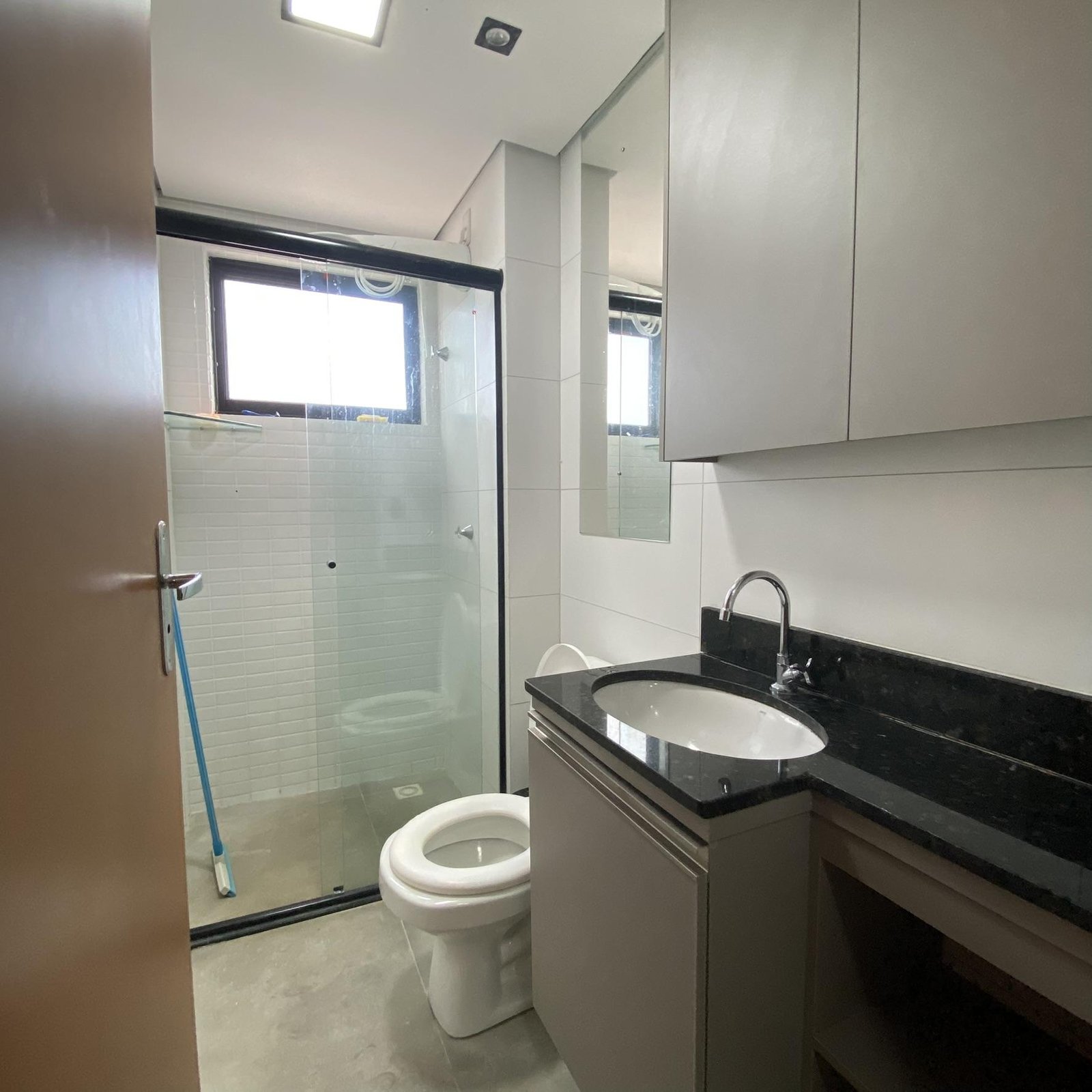 Apartamento mobiliado para alugar no Condomínio Bela Marina em Cuiabá – 2 quartos, próximo à UNIC e UNIVAG