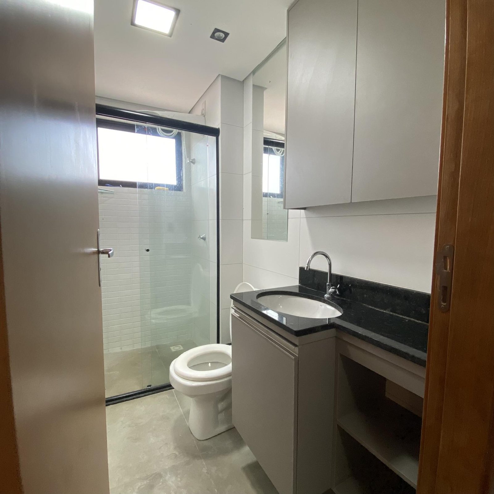 Apartamento mobiliado para alugar no Condomínio Bela Marina em Cuiabá – 2 quartos, próximo à UNIC e UNIVAG