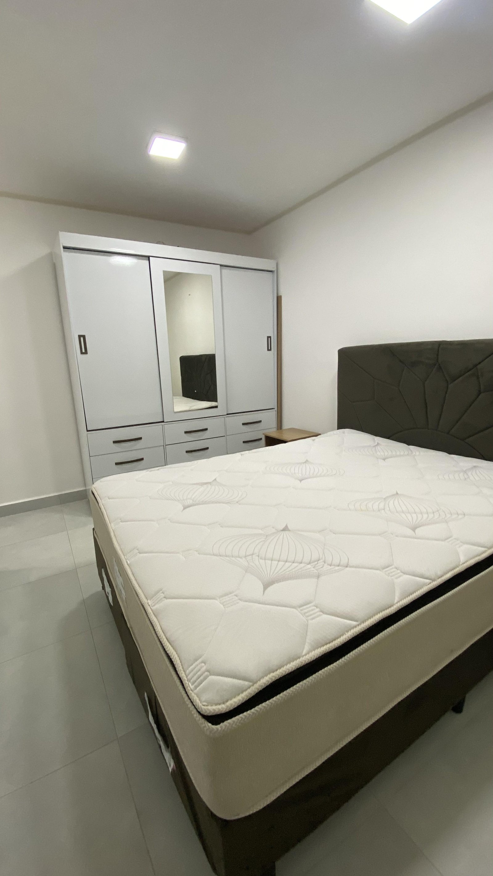 Apartamento mobiliado para locação no Condomínio Bela Marina em Cuiabá – 2 quartos e 2 vagas