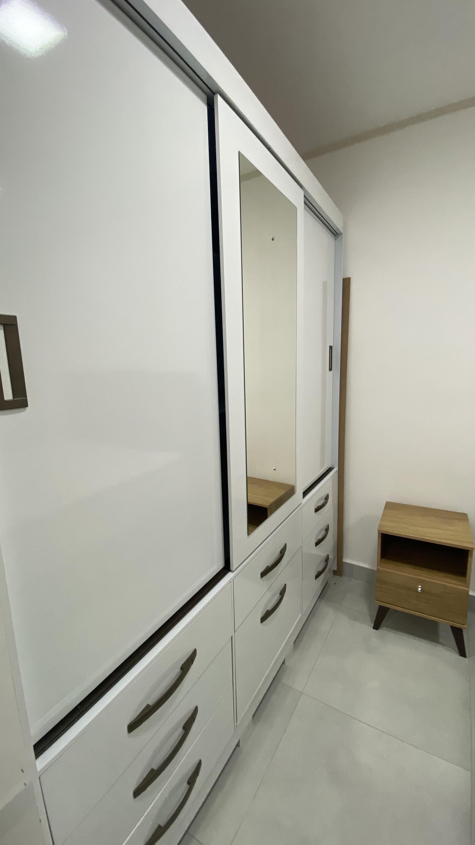 Apartamento mobiliado para locação no Condomínio Bela Marina em Cuiabá – 2 quartos e 2 vagas
