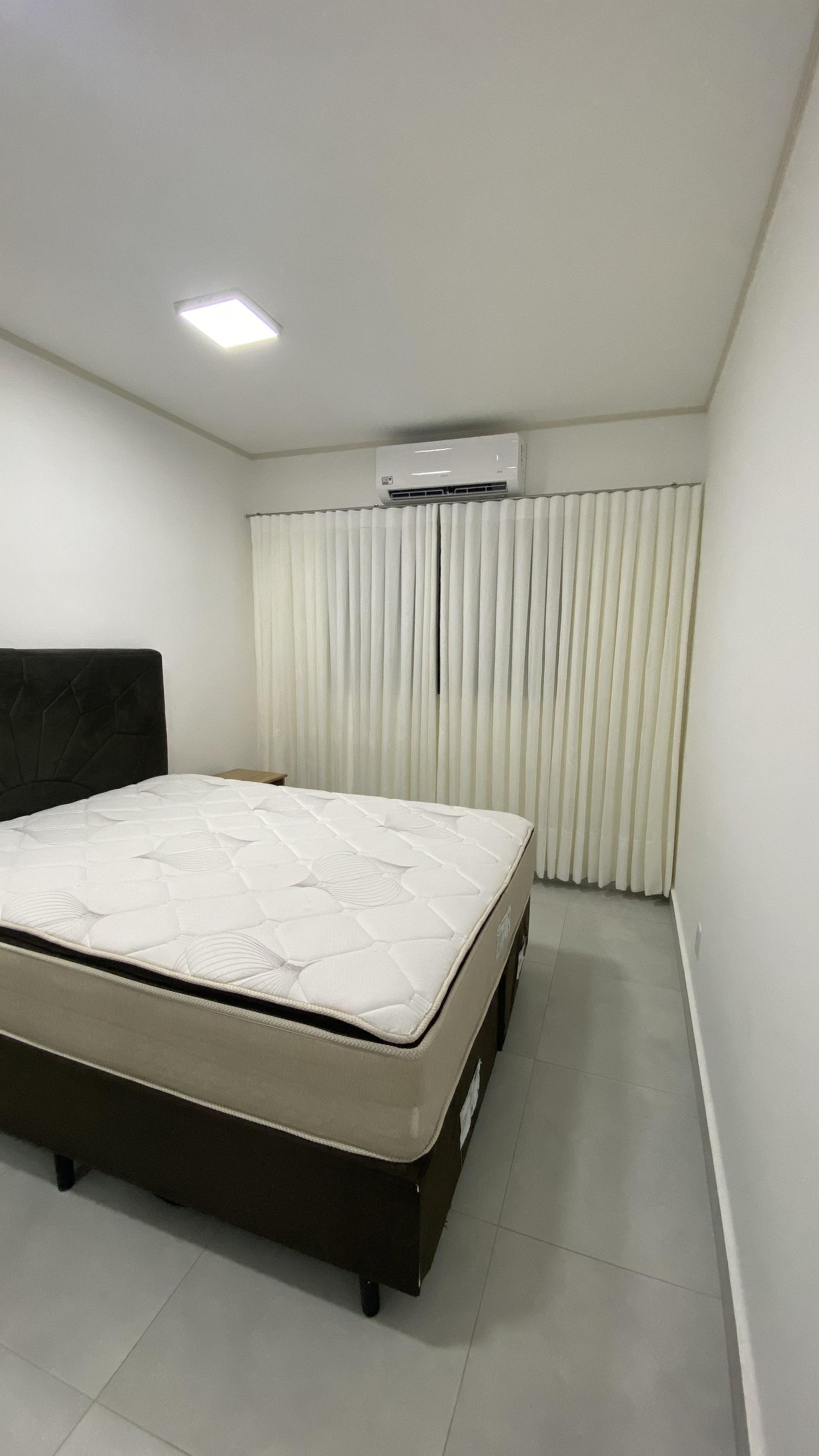 Apartamento mobiliado para locação no Condomínio Bela Marina em Cuiabá – 2 quartos e 2 vagas