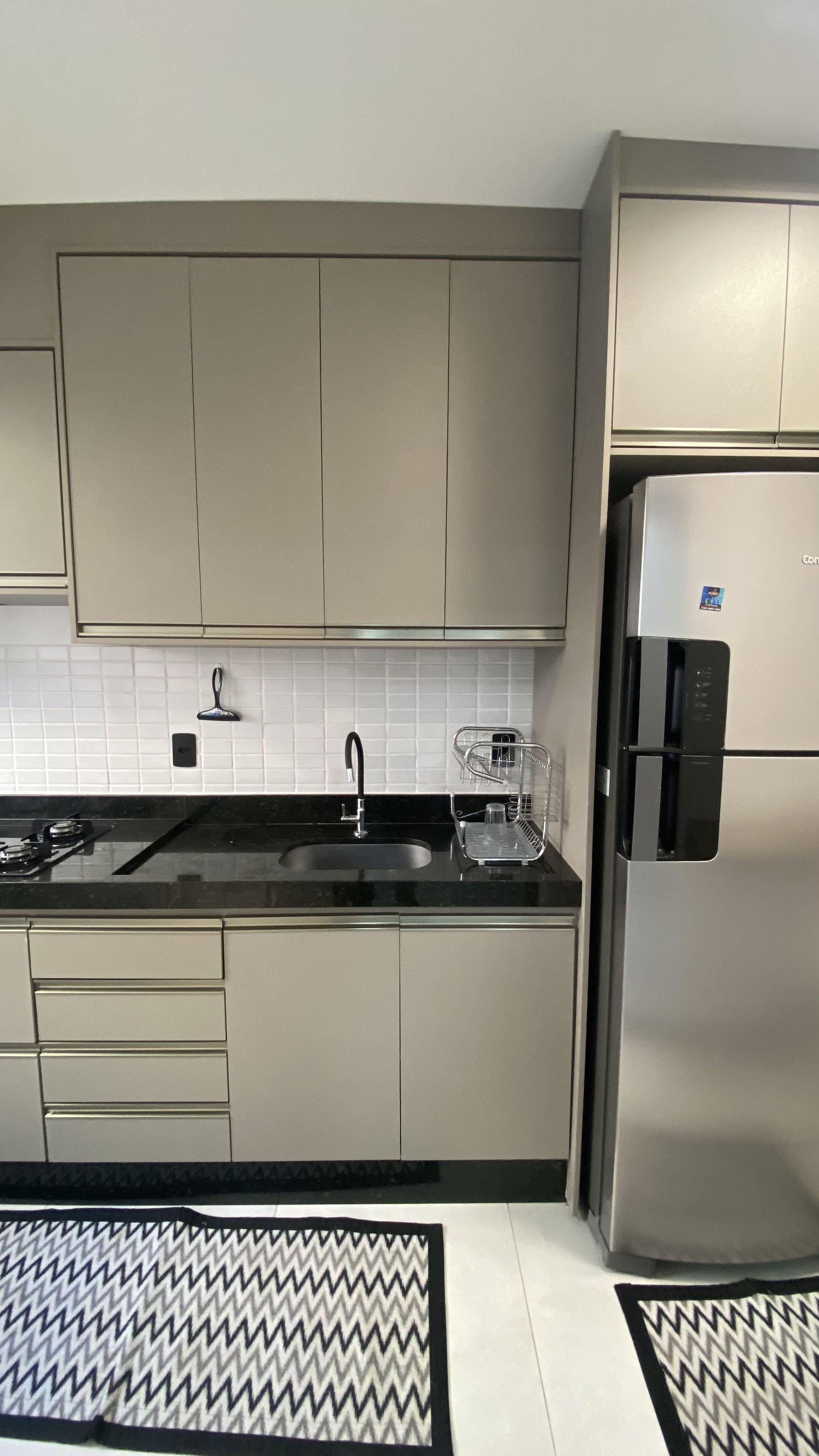 Apartamento mobiliado para locação no Condomínio Bela Marina em Cuiabá – 2 quartos e 2 vagas