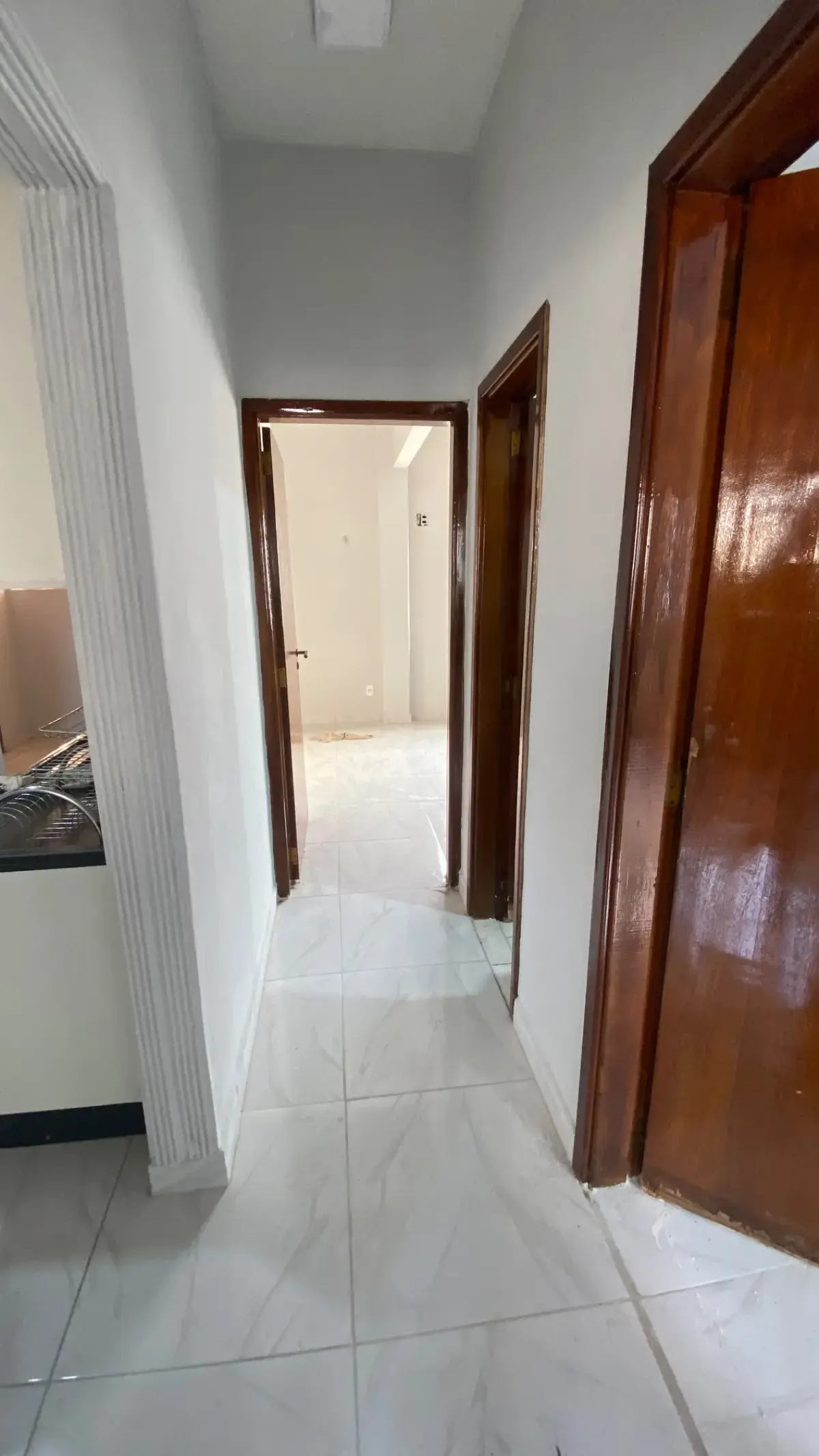 Apartamento térreo para locação no Centro Sul em Cuiabá – 2 quartos grandes e 1 vaga