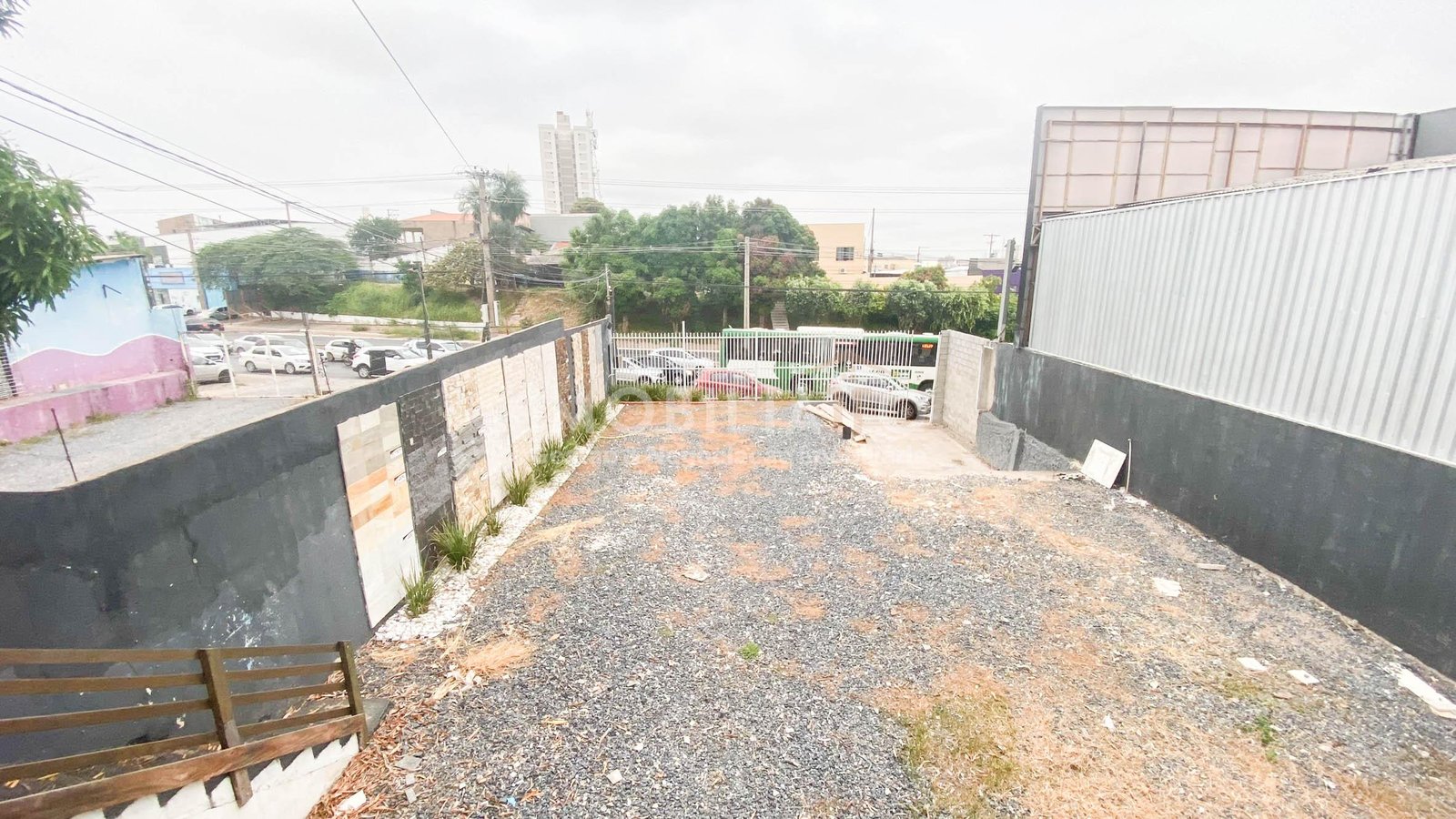 Aluga-se Ponto Comercial na Miguel Sútil em Ótima Localização