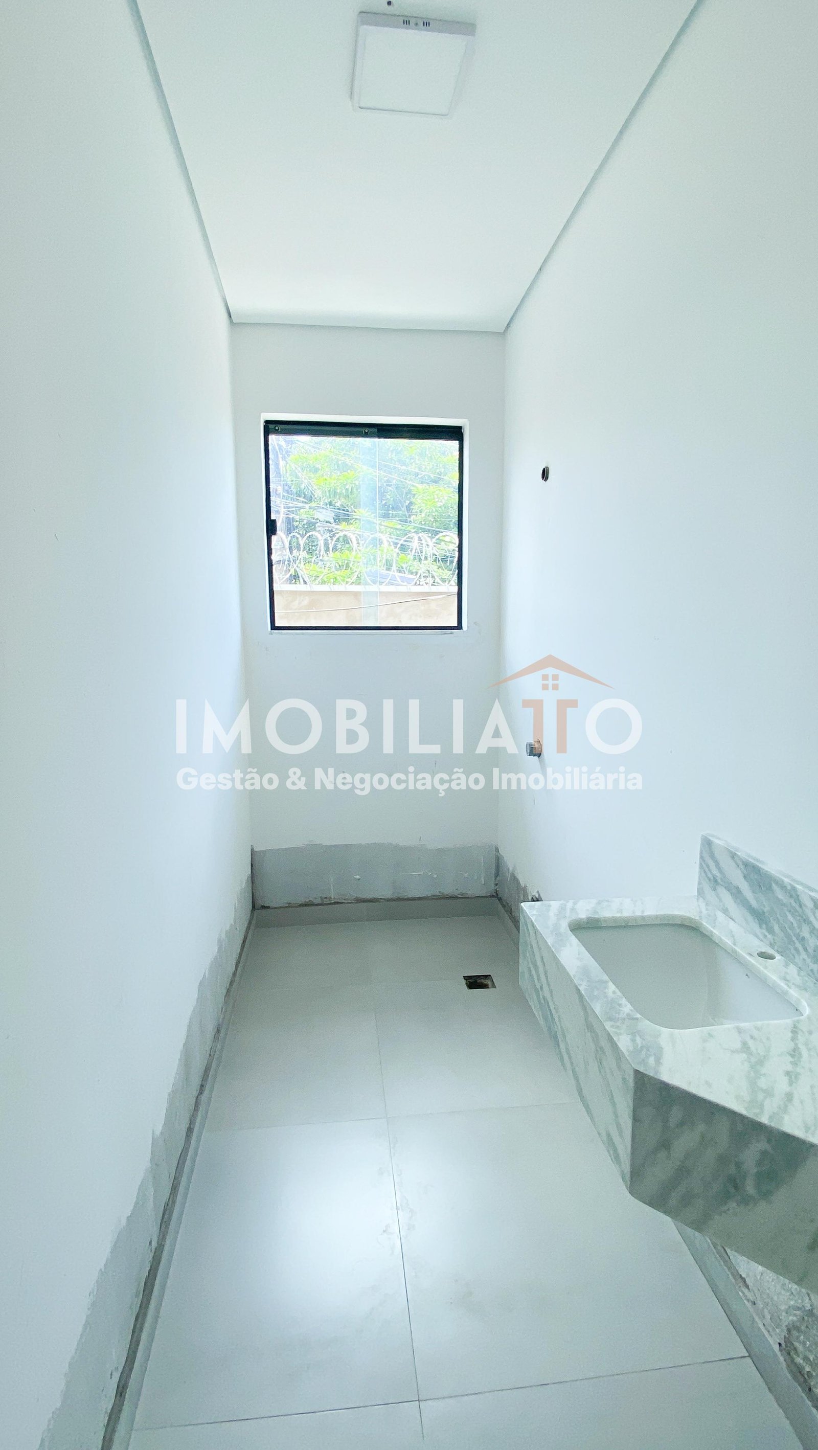 Imóvel comercial à venda no Bairro Araés em Cuiabá – ideal para clínicas e escritórios