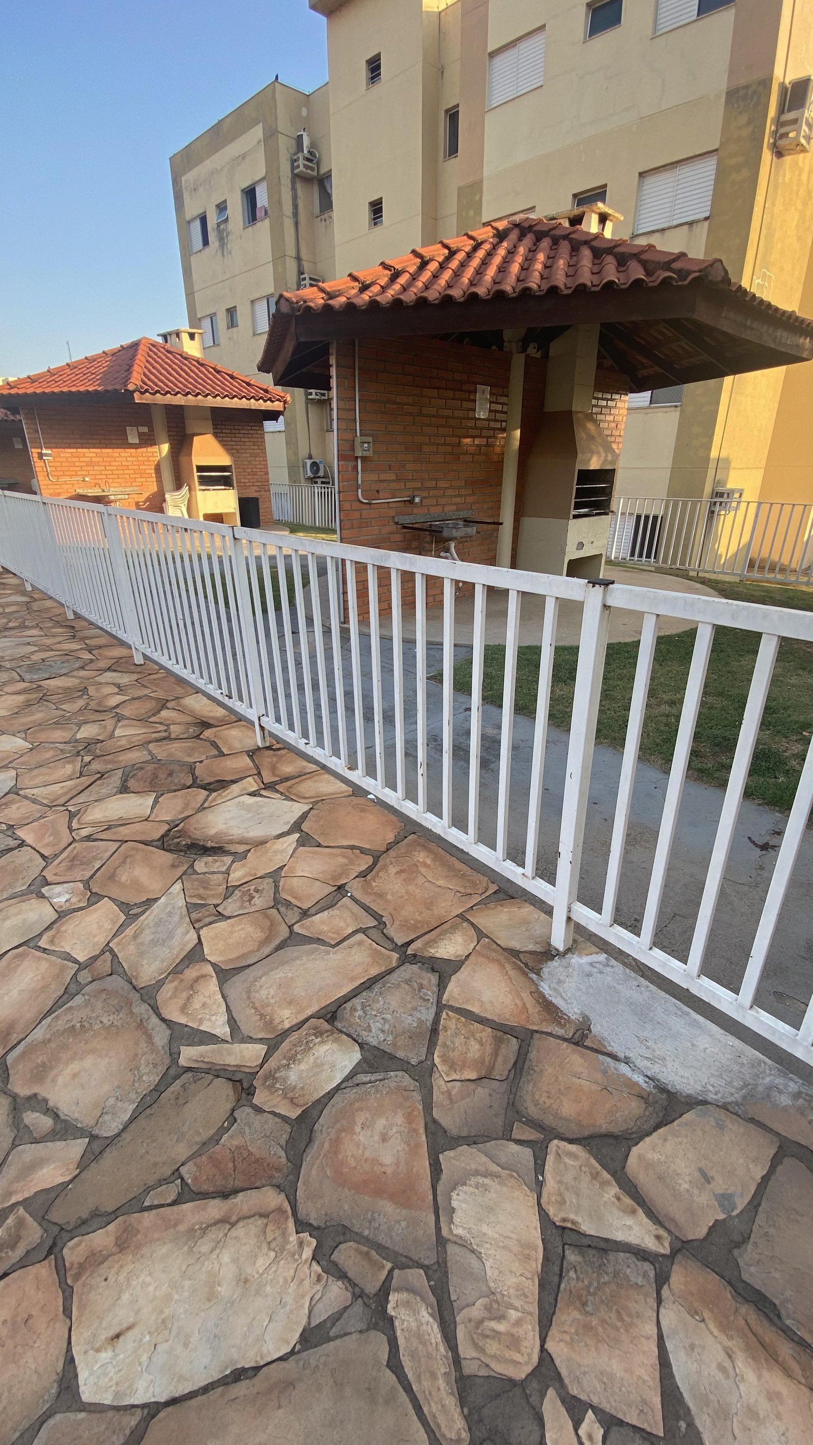 Apartamento térreo para locação no Condomínio Vila Bella em Cuiabá – 2 quartos no Despraiado