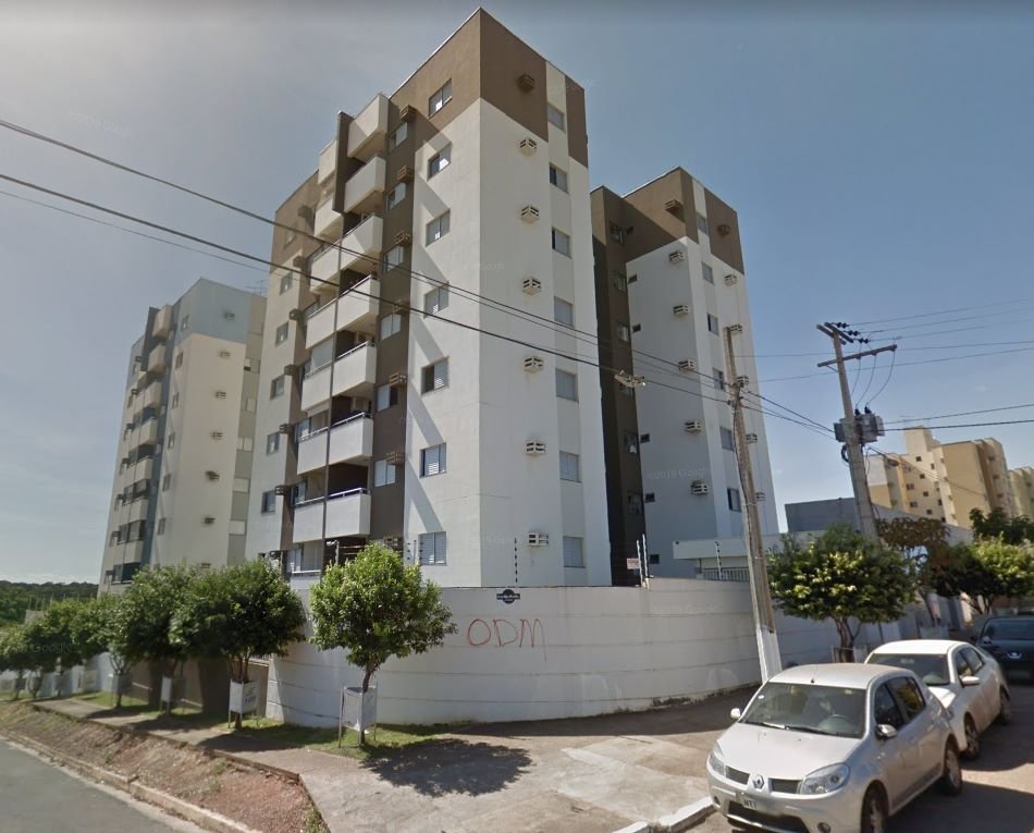 Apartamento com 3 Quartos 2 Vagas de Garagem Todo Reformado