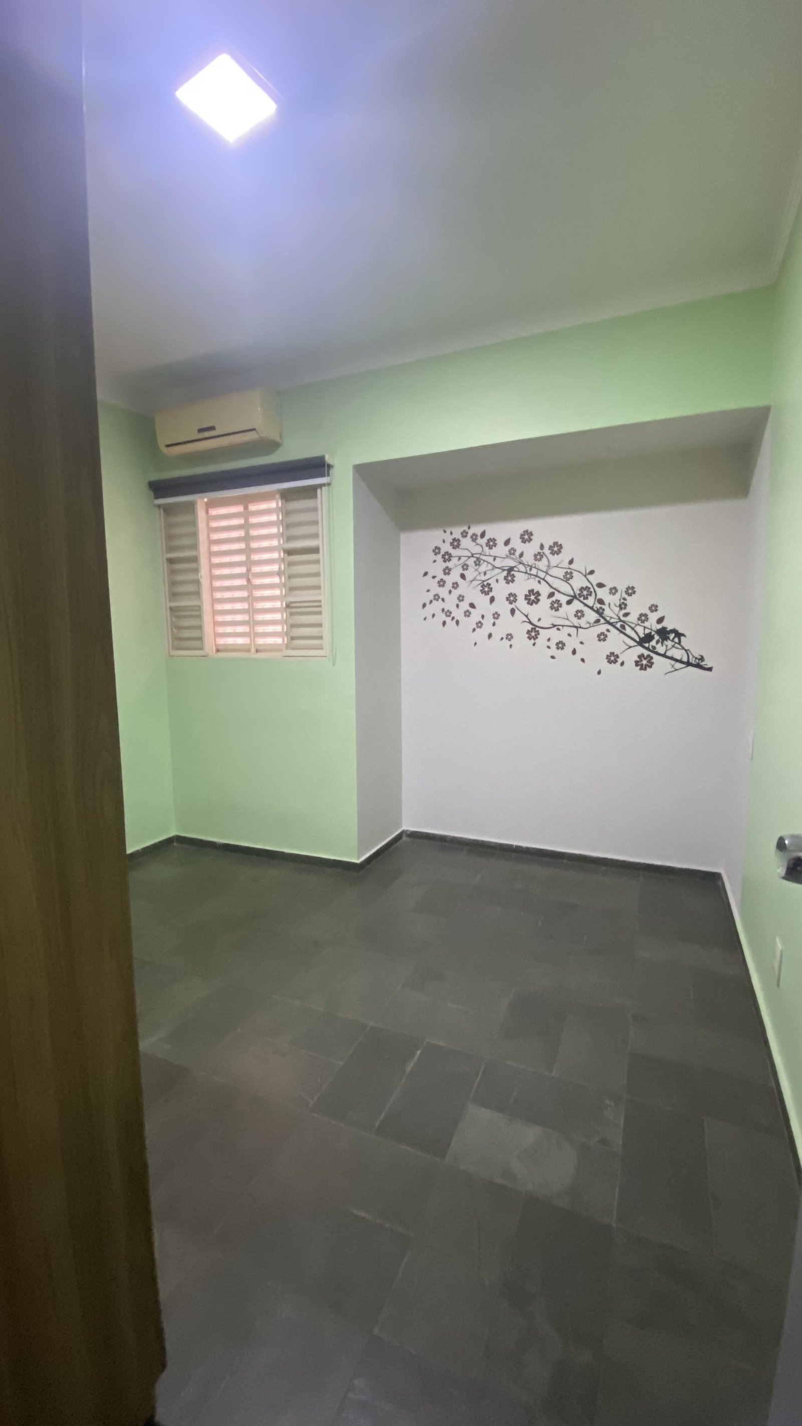 Apartamento à venda no Edifício Pôr do Sol em Cuiabá – 3 quartos, 80m² e reformado