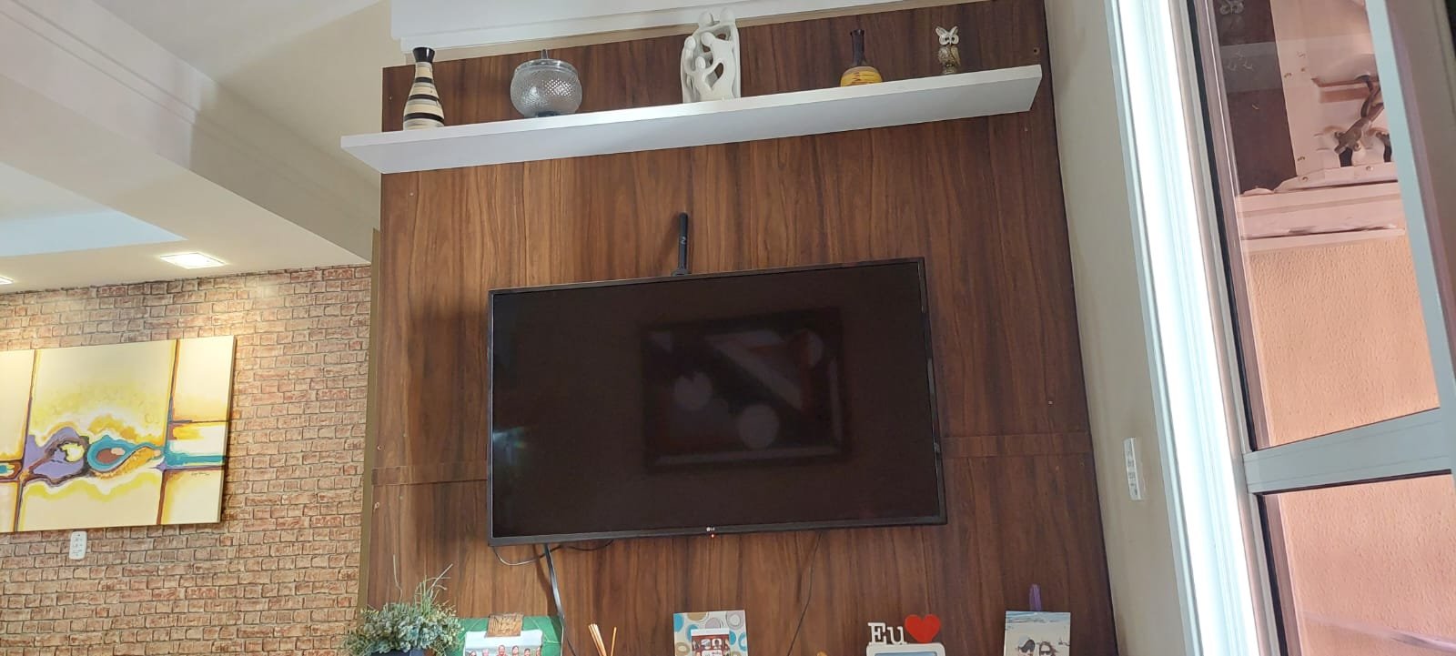 Sol da Manha com 4 Quartos e 2 Vagas na Garagem Proximo ao Centro Politico
