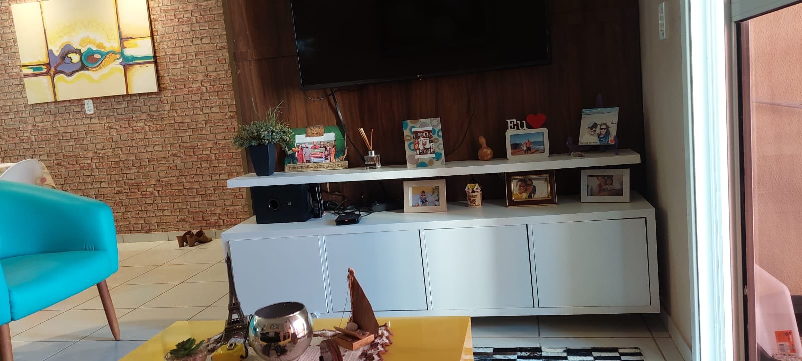 Sol da Manha com 4 Quartos e 2 Vagas na Garagem Proximo ao Centro Politico