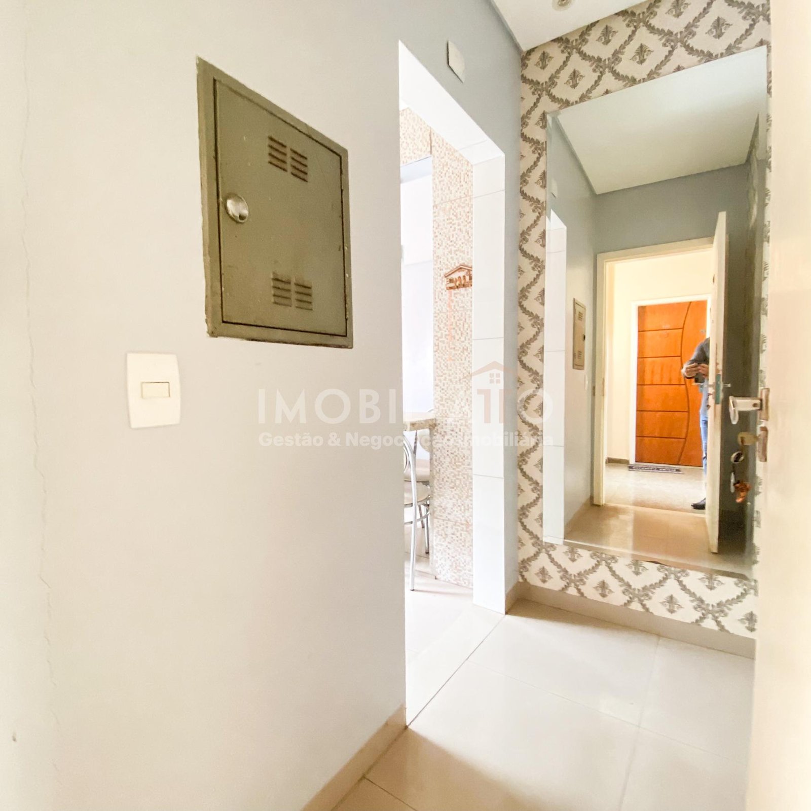 Apartamento com 2 Quartos à Venda no Bairro Porto – Sol da Manhã e Piscina