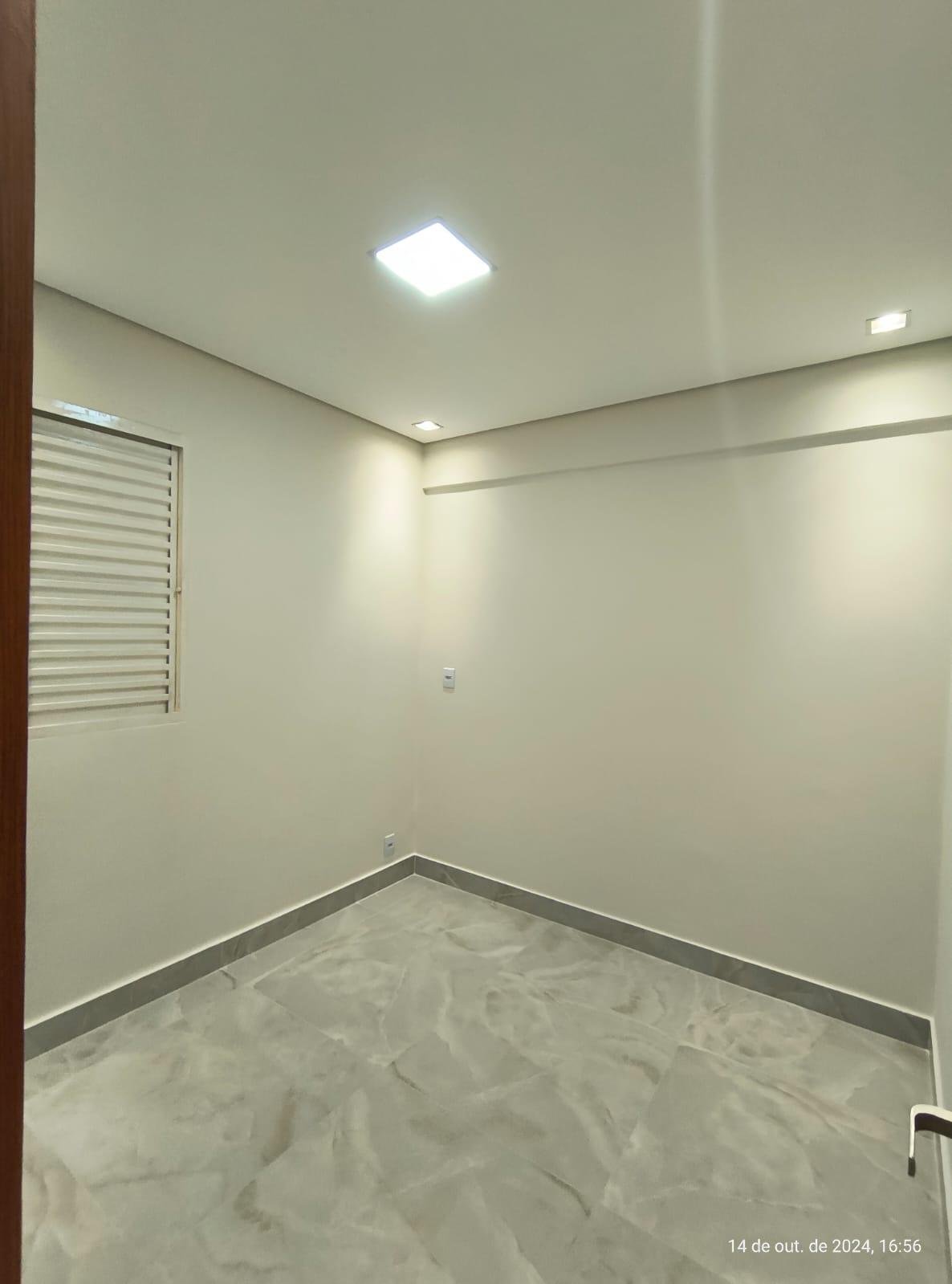 Apartamento a Venda no Clássico Versalhes da Praça Popular