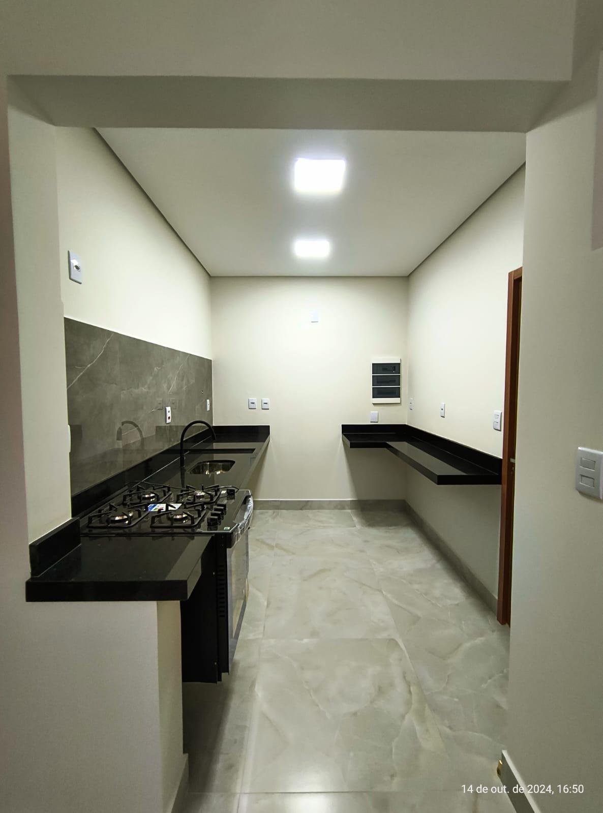 Apartamento a Venda no Clássico Versalhes da Praça Popular