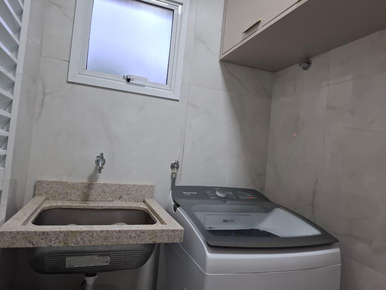 Casa de alto padrão à venda no Condomínio Primor das Torres em Cuiabá – 3 quartos, porteira fechada e energia solar