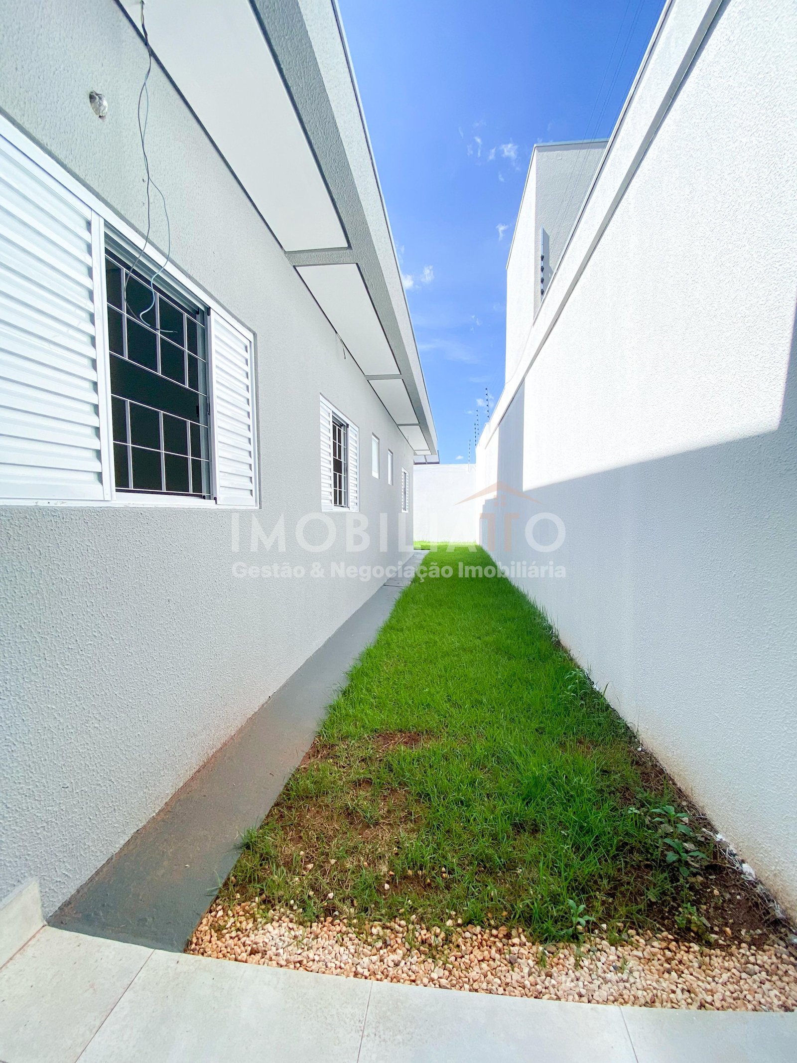 Casa Nova à Venda no Bairro Santa Cruz, Cuiabá – 3 Quartos, Suíte, Quintal e 2 Vagas!