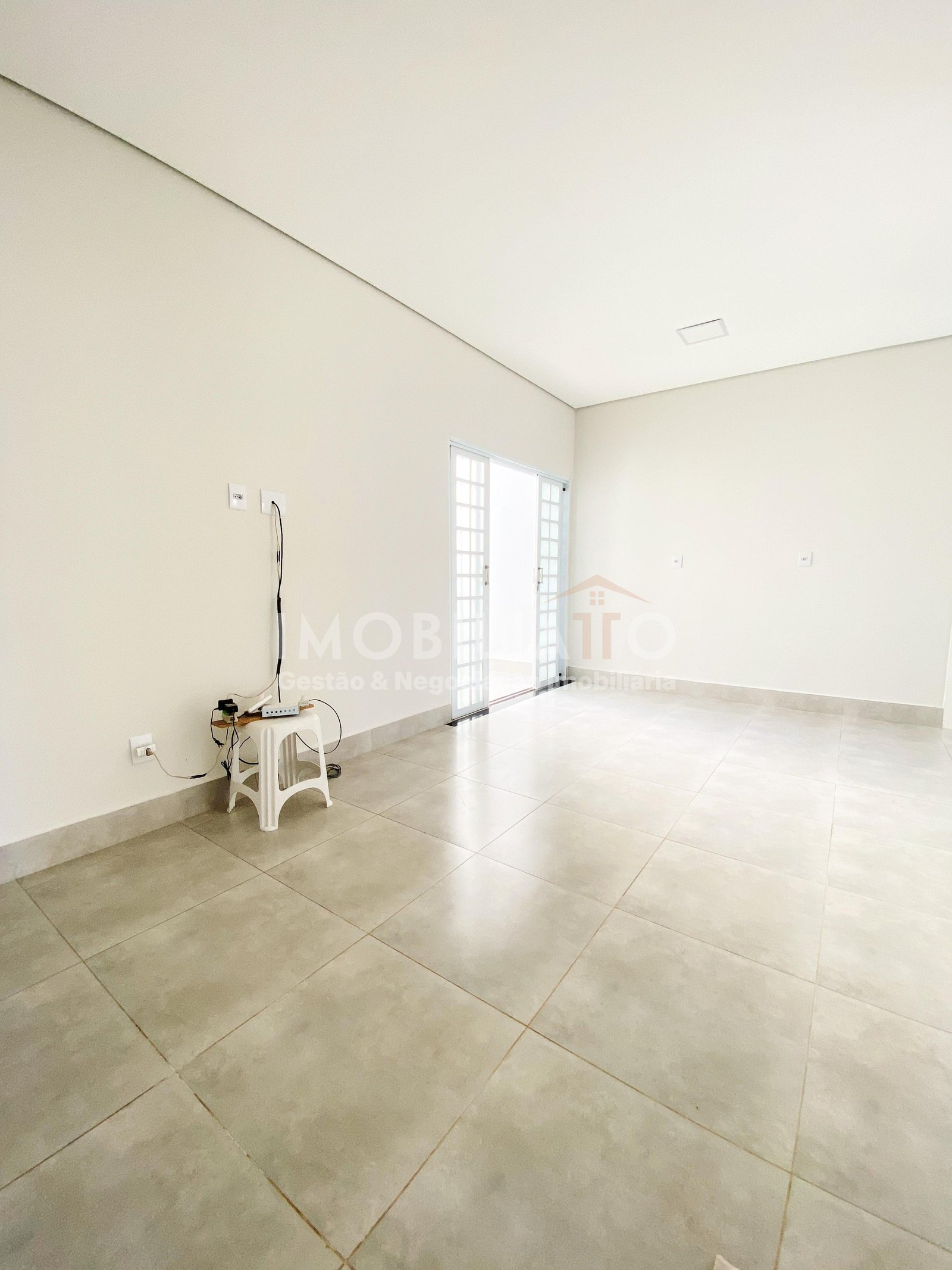 Casa Nova à Venda no Bairro Santa Cruz, Cuiabá – 3 Quartos, Suíte, Quintal e 2 Vagas!